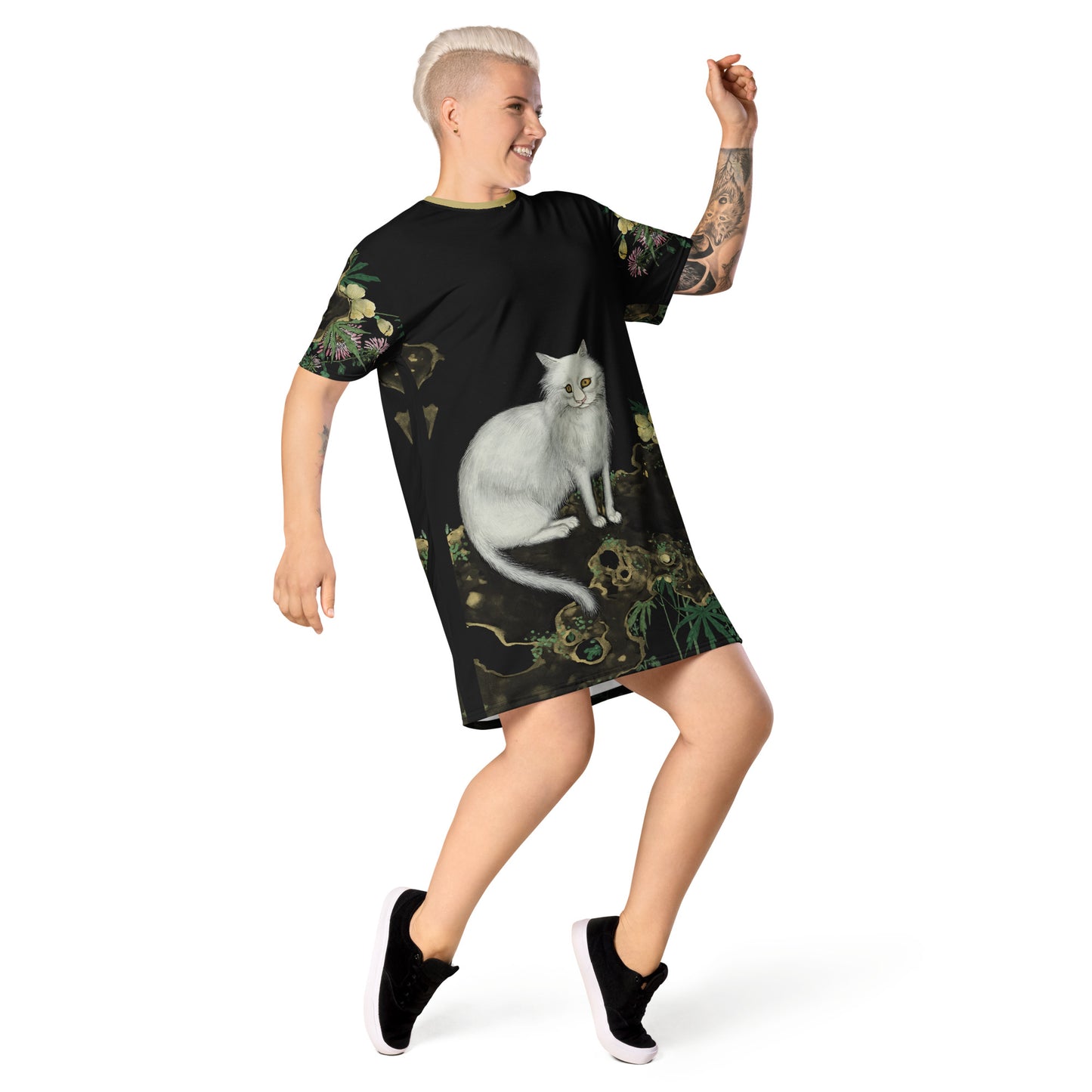 Cats And Butterflies Of Longevity｜A Cat amidst the Blooming Chrysanthemum and Okra｜T-shirt dress