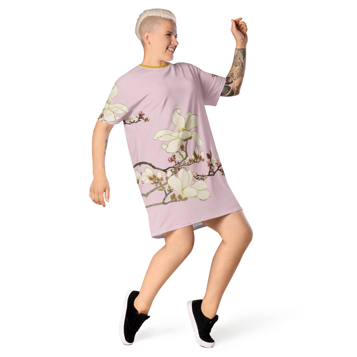 The Spirit of Flowers in Twelve Months｜Apricot and Lily Magnolia in Blossom｜T-shirt dress｜Pale pinkish gray