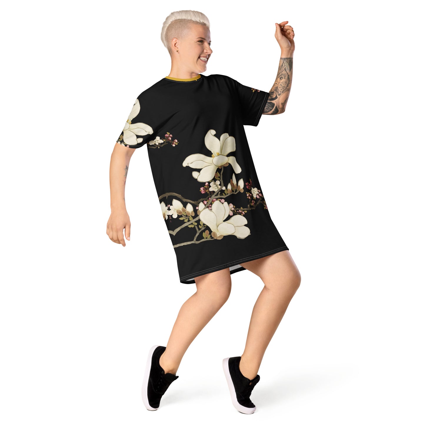 The Spirit of Flowers in Twelve Months｜Apricot and Lily Magnolia in Blossom｜T-shirt dress｜Black