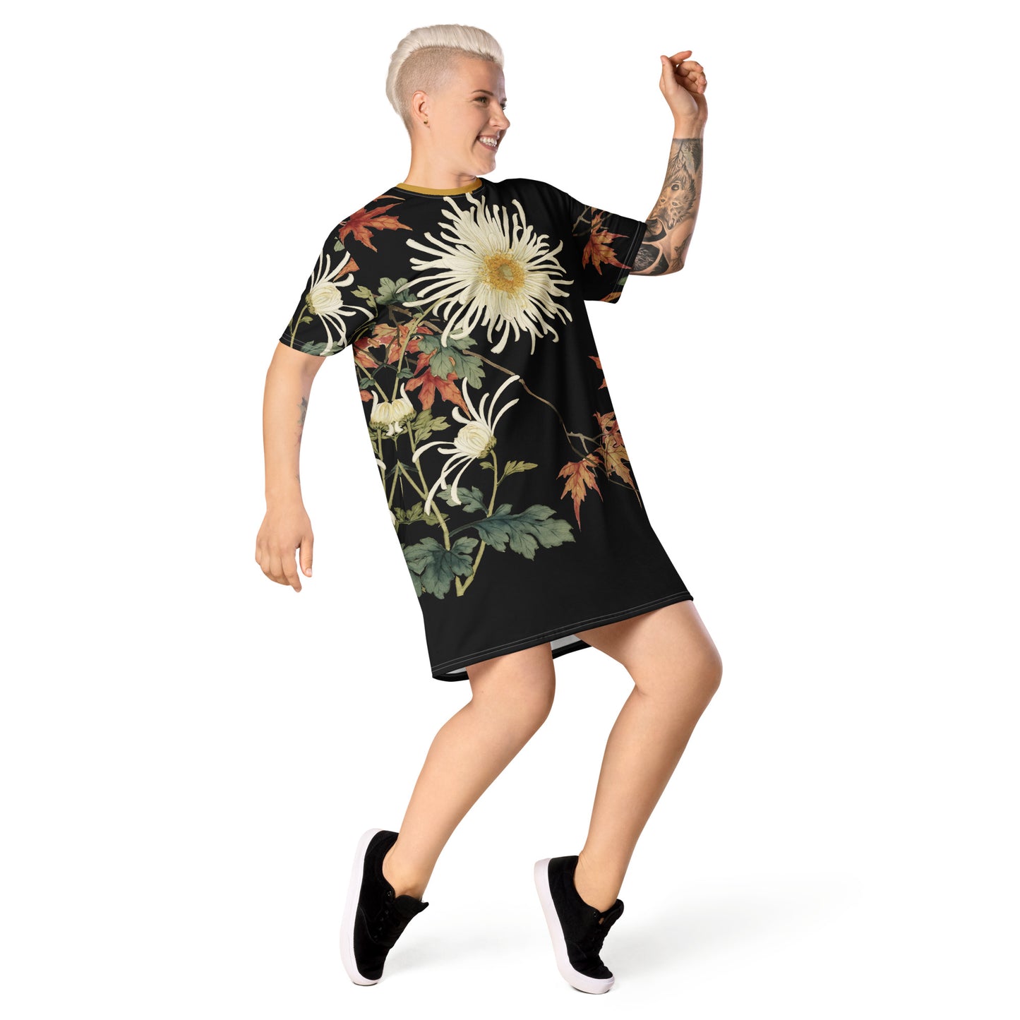 The Spirit of Flowers in Twelve Months｜Blooming Chrysanthemum and Maple Leaves｜T-shirt dress｜Black