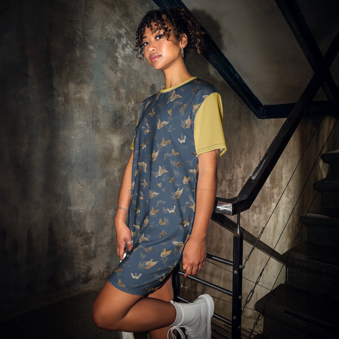 Butterfly dancing｜T-shirt dress｜Dark blue