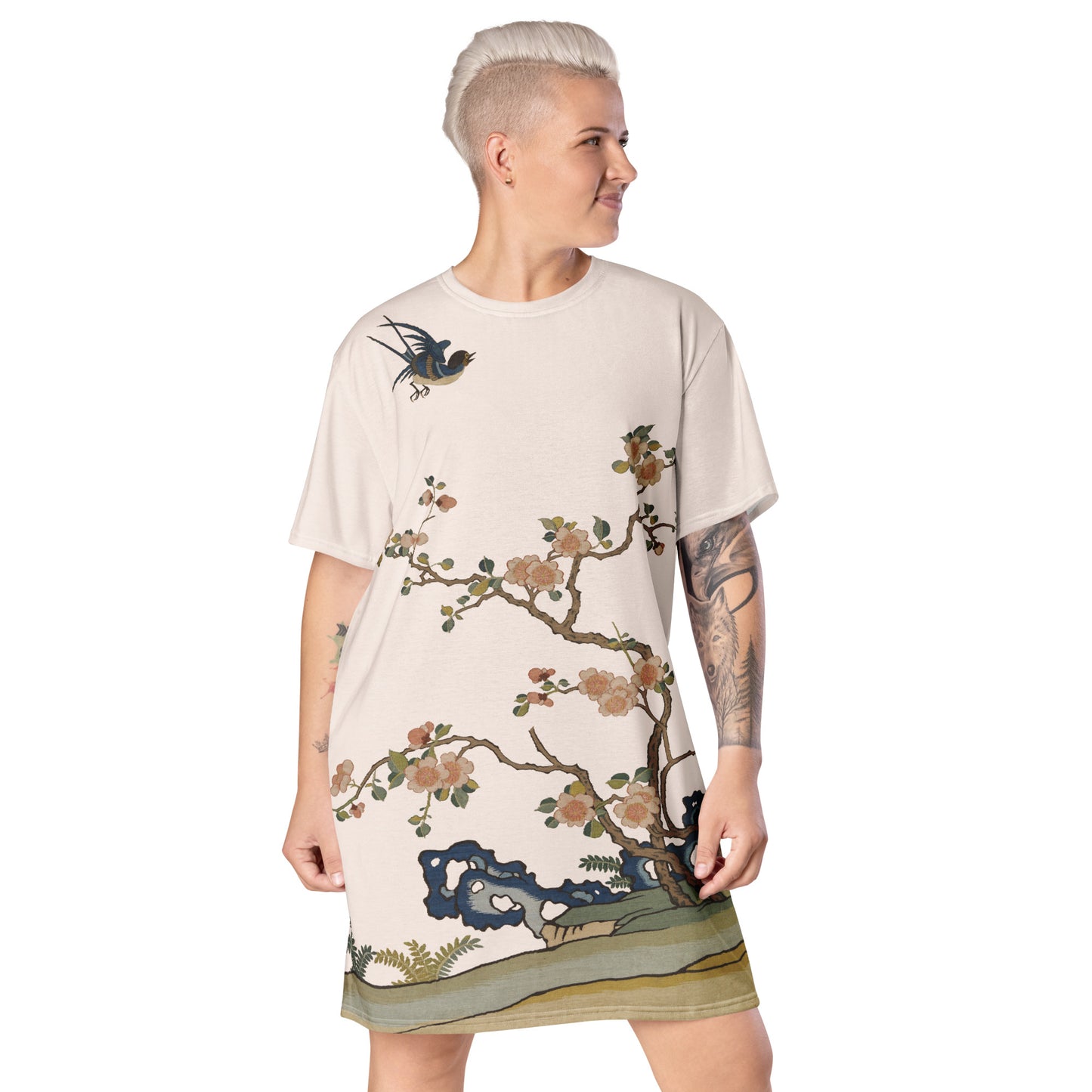 Kesi Flower Album｜Swallow in Flight, Harbinger of Spring｜Tシャツワンピース｜フィッシュベリーホワイト