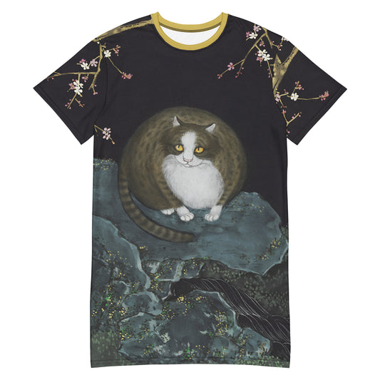 猫と長寿の蝶｜紅梅の中の猫｜Tシャツドレス