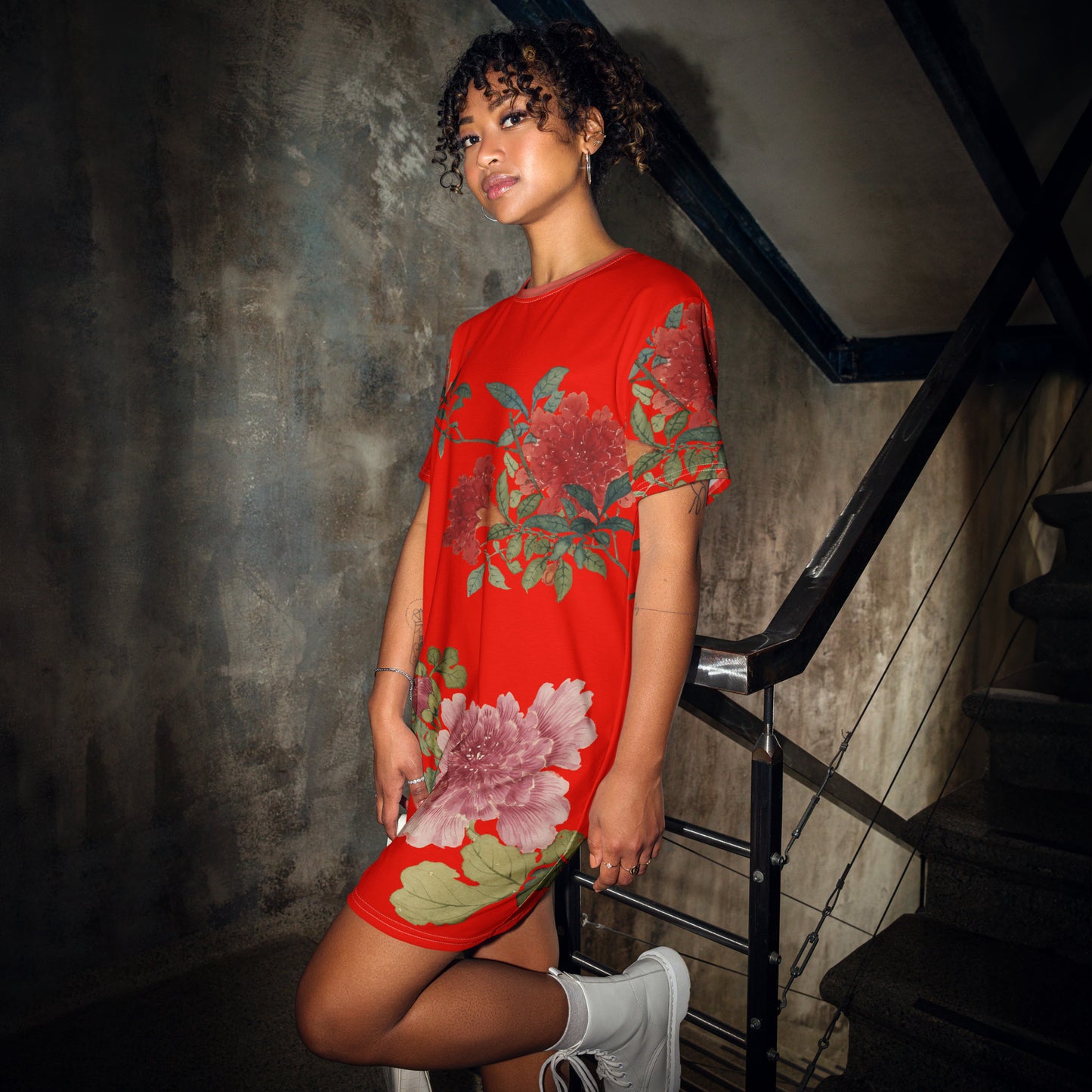 The Spirit of Flowers in Twelve Months｜Hollyhock and Pomegranate in Bloom｜T-shirt dress｜Garnet red