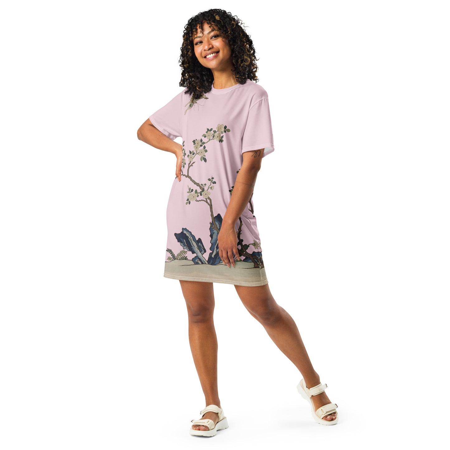 Kesi Flower Album｜White Plum Blossoms and Butterfly｜T-shirt dress｜Pale pinkish gray