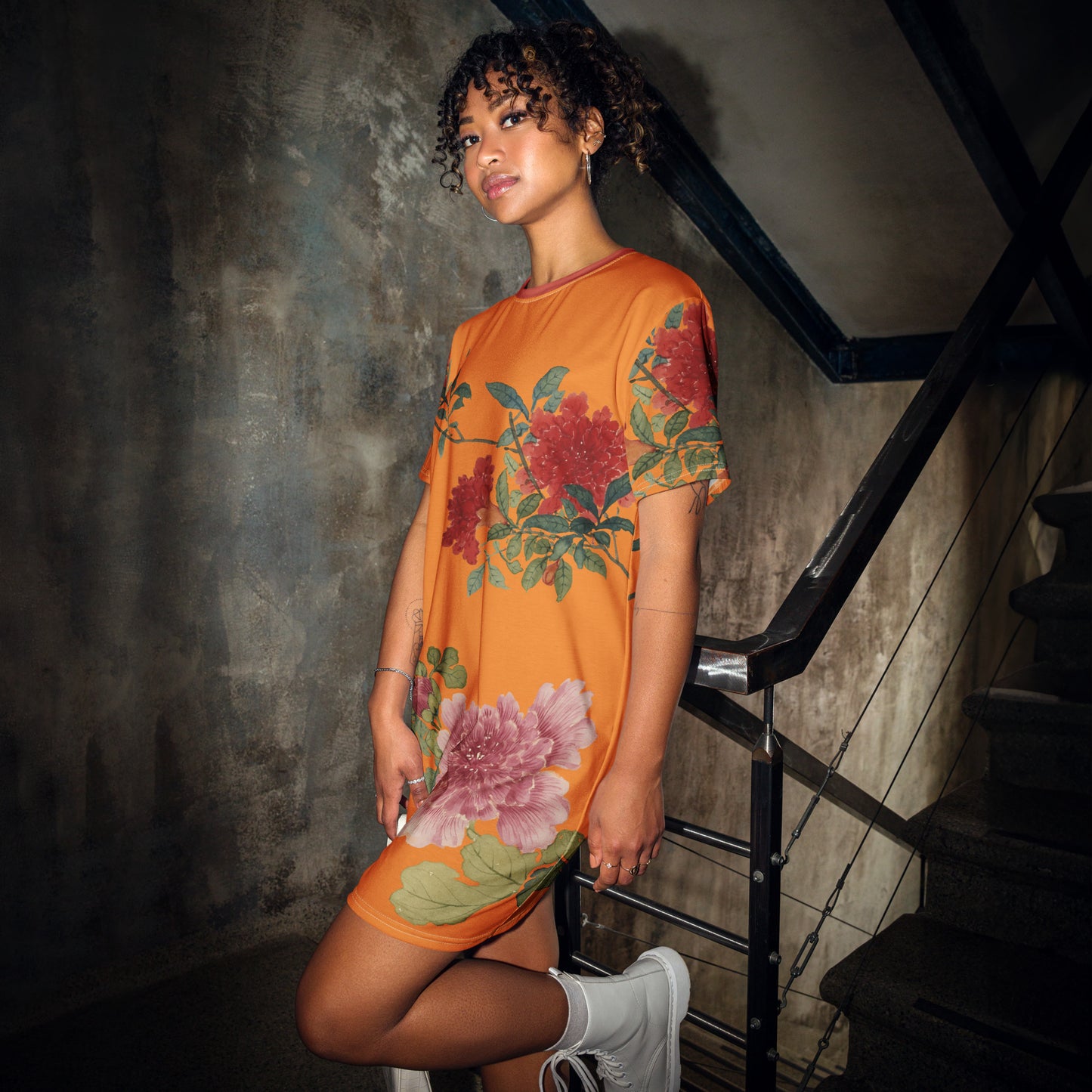 The Spirit of Flowers in Twelve Months｜Hollyhock and Pomegranate in Bloom｜T-shirt dress｜Orange