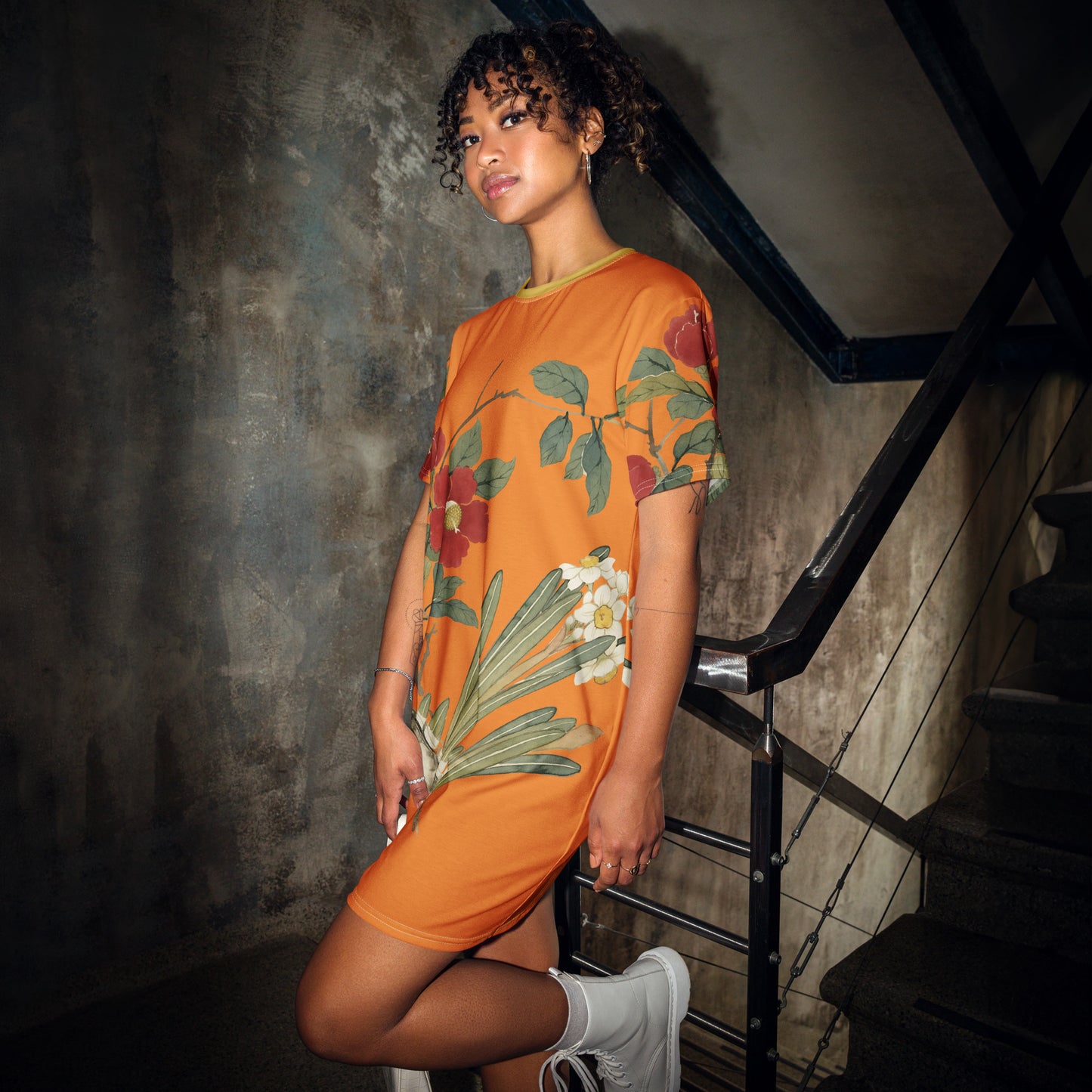 The Spirit of Flowers in Twelve Months｜Narcissus and Camelia in Bloom｜T-shirt dress｜Orange