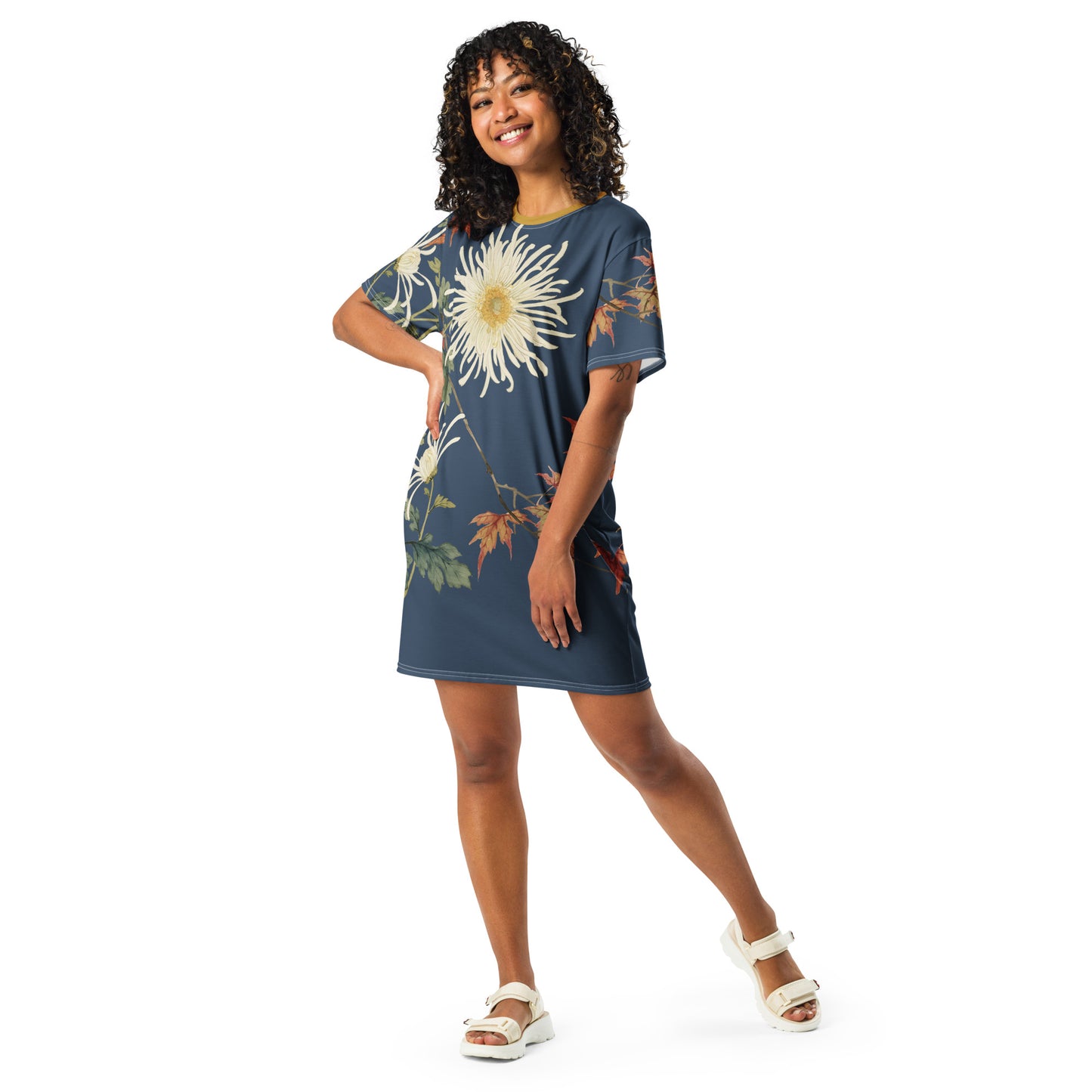 The Spirit of Flowers in Twelve Months｜Blooming Chrysanthemum and Maple Leaves｜T-shirt dress｜Dark blue