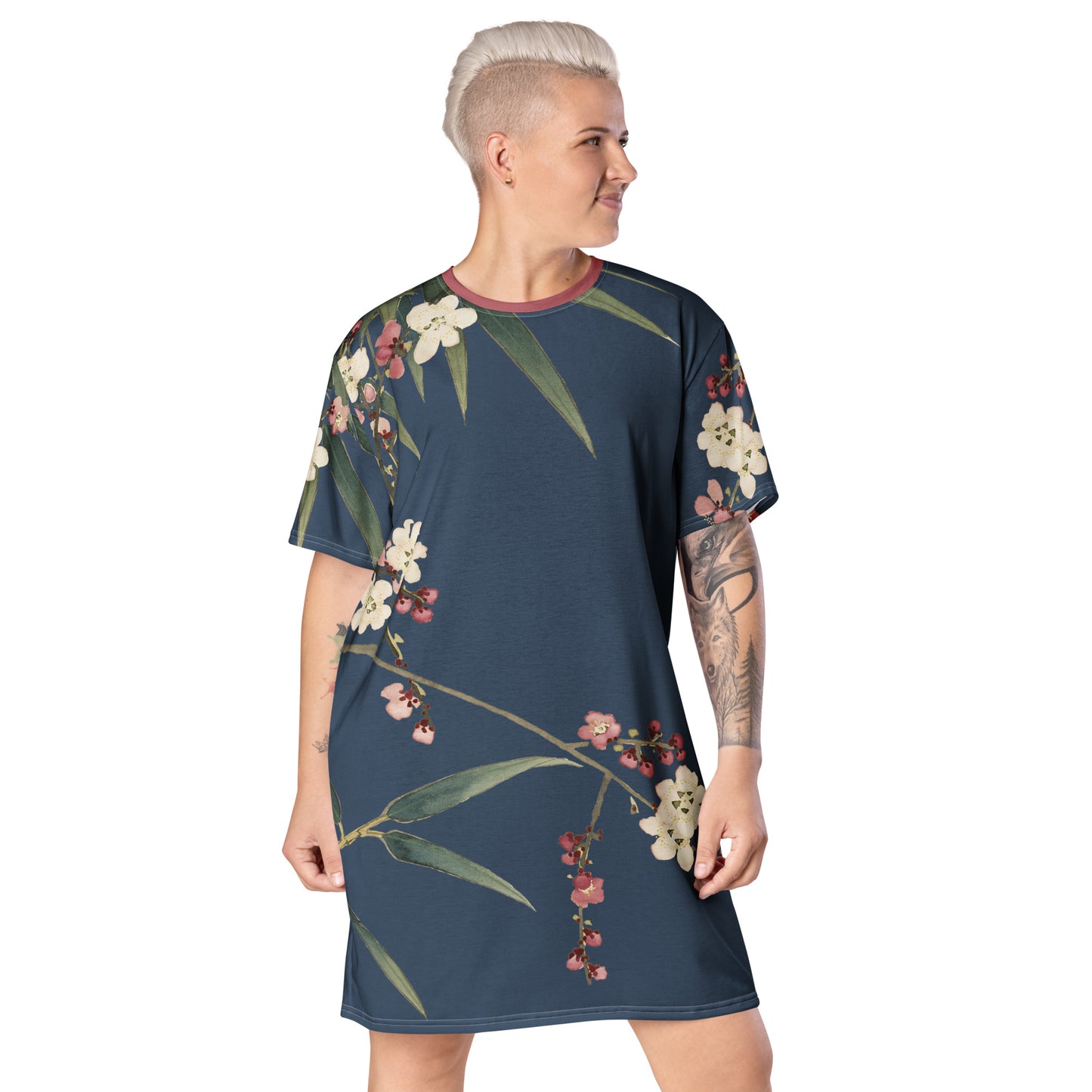 The Spirit of Flowers in Twelve Months｜Crimson Plum Blossom and Lush Green Bamboo｜T-shirt dress｜Dark blue