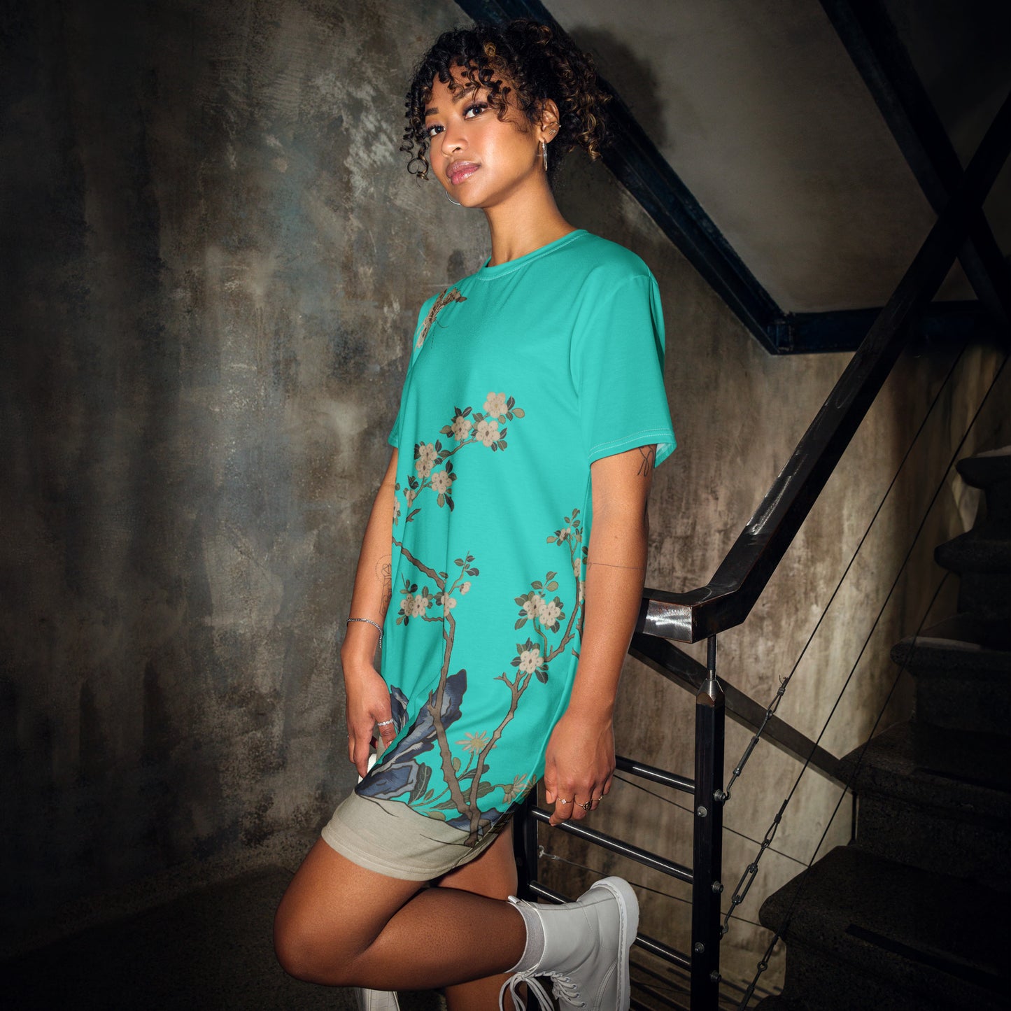 Kesi Flower Album｜White Plum Blossoms and Butterfly｜T-shirt dress｜Turquoise