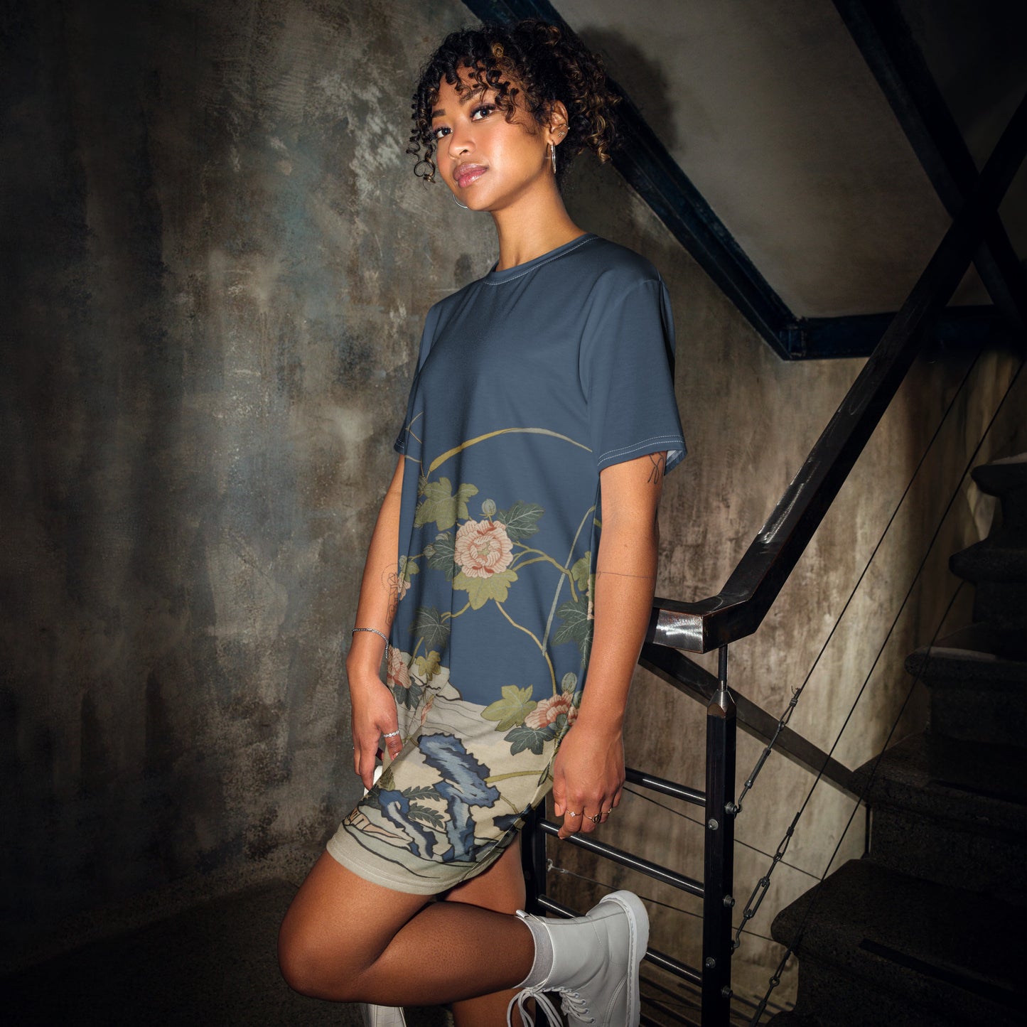 Kesi Flower Album｜Hibiscus by the Water｜T-shirt dress｜Dark blue