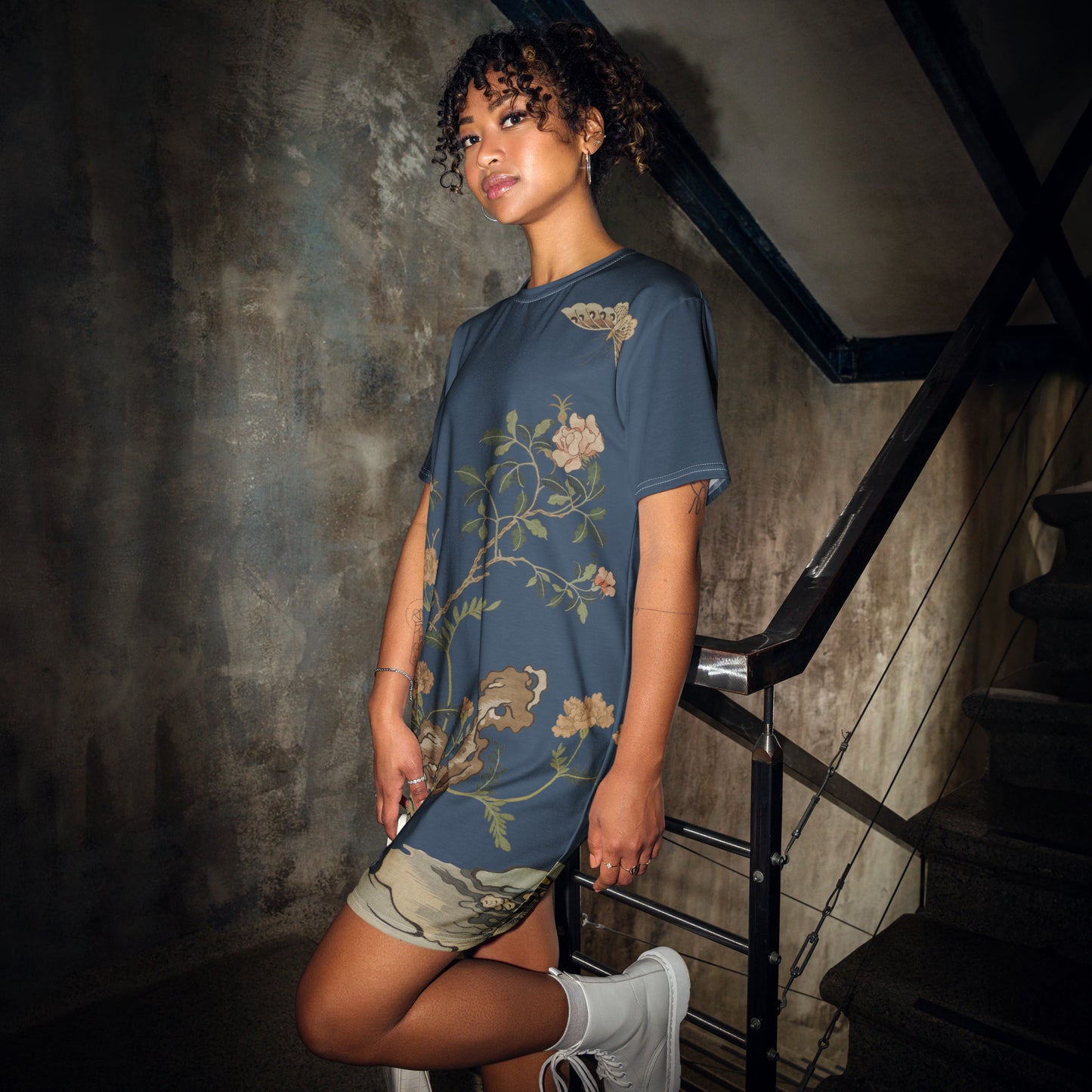 Kesi Flower Album｜Camellia and Butterfly｜T-shirt dress｜Dark blue