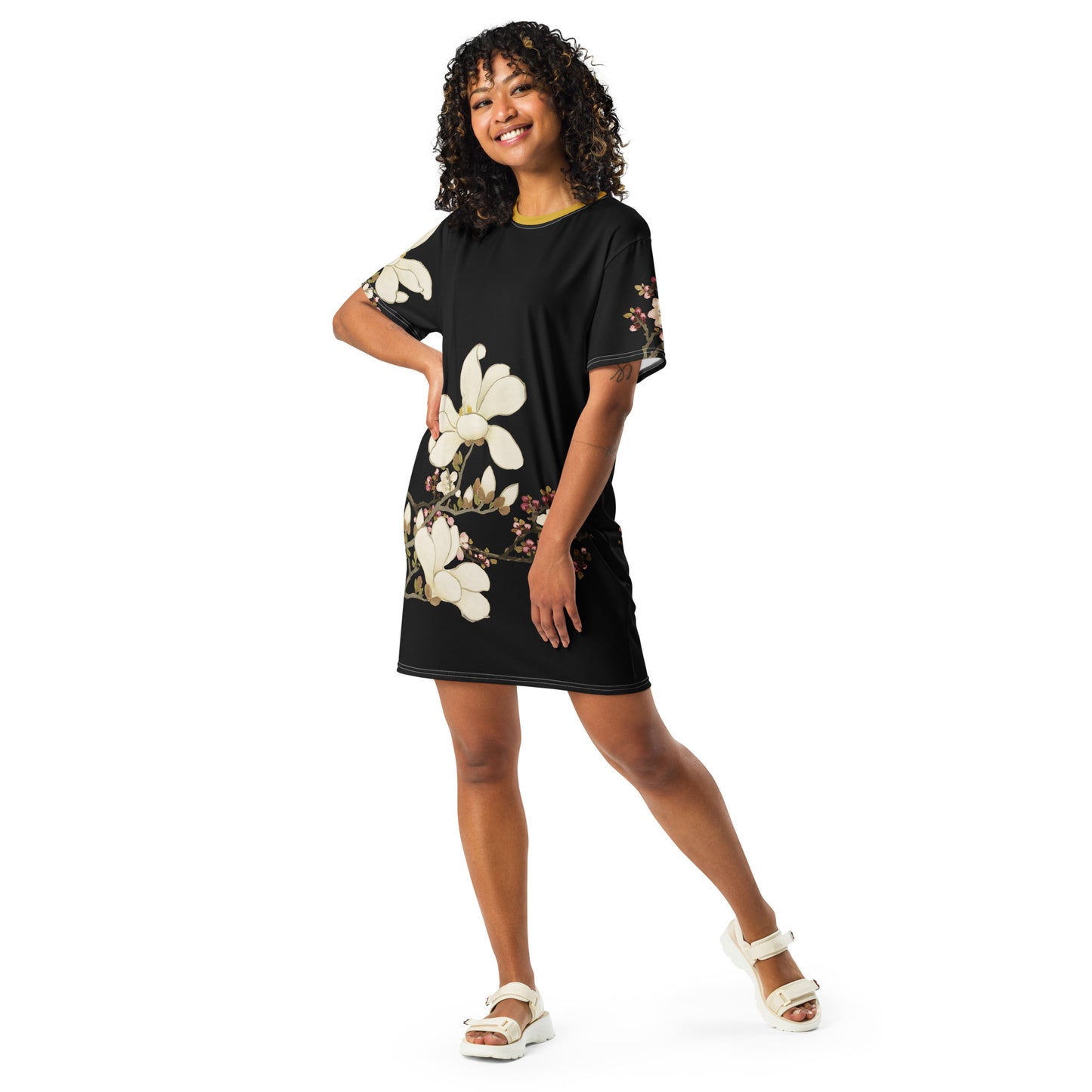 The Spirit of Flowers in Twelve Months｜Apricot and Lily Magnolia in Blossom｜T-shirt dress｜Black