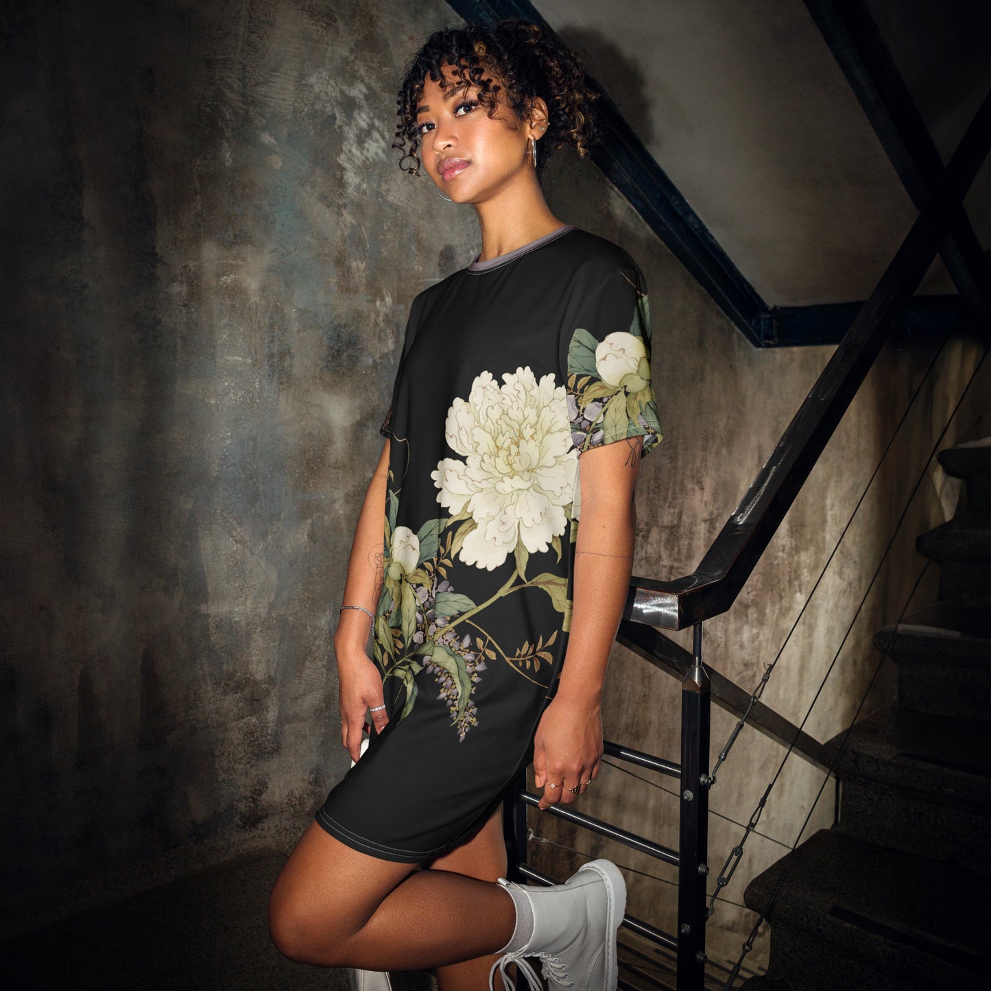 The Spirit of Flowers in Twelve Months｜Chinese Peony and Wisteria in Bloom｜T-shirt dress｜Black