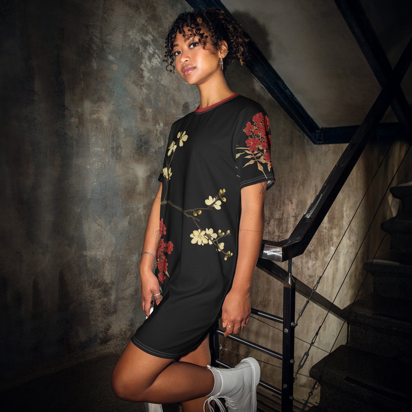 The Spirit of Flowers in Twelve Months｜Blooming Wintersweet and Heavenly Bamboo｜T-shirt dress｜Black