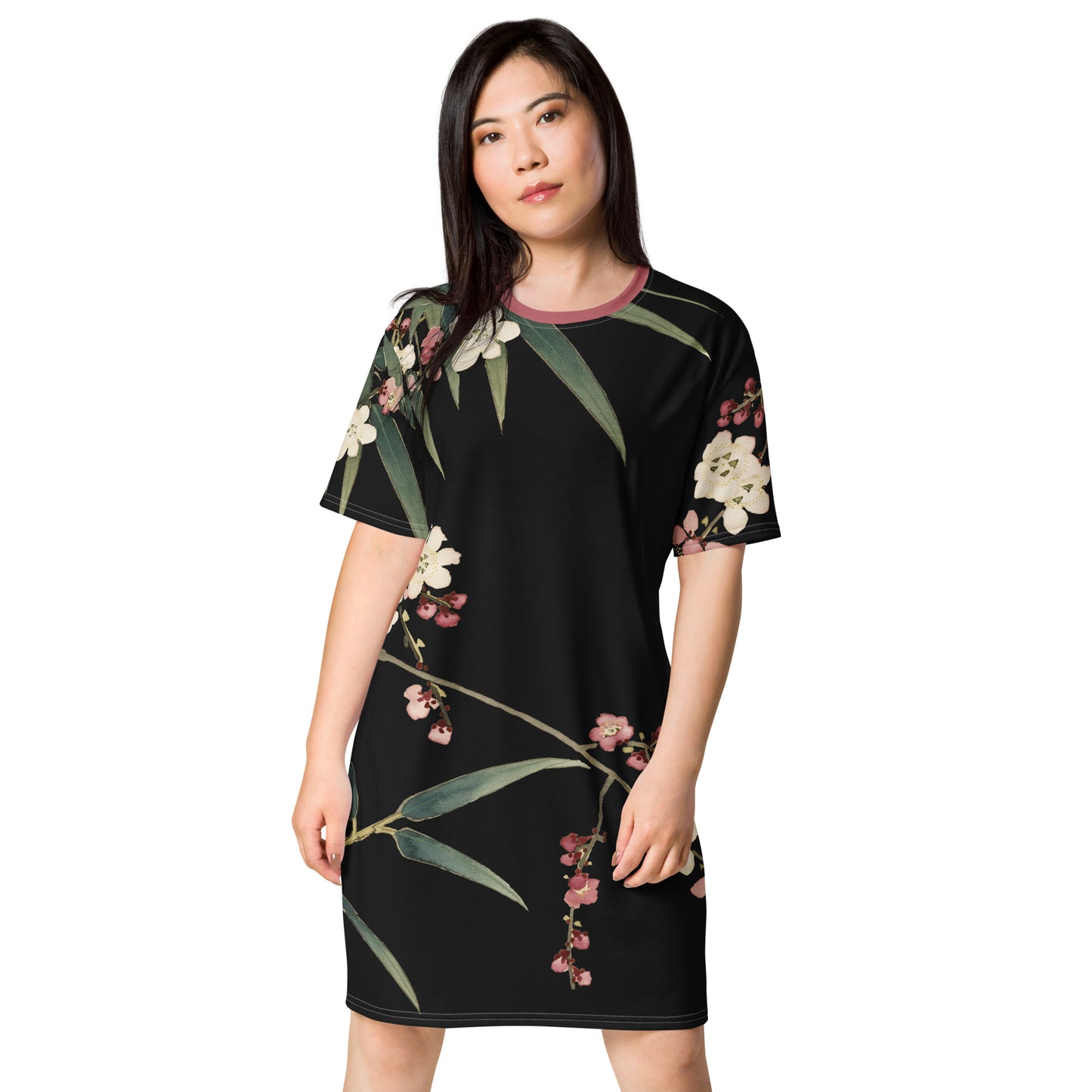 The Spirit of Flowers in Twelve Months｜Crimson Plum Blossom and Lush Green Bamboo｜T-shirt dress｜Black