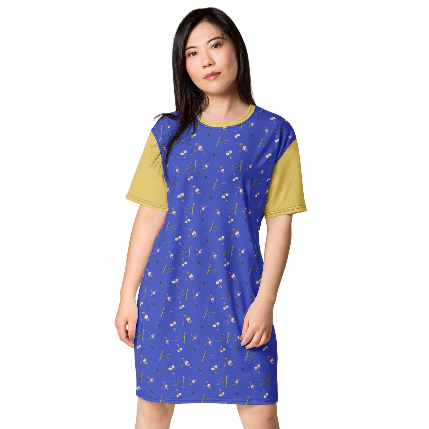 The Spirit of Flowers in Twelve Months｜Crimson Plum Blossom and Lush Green Bamboo｜T-shirt dress｜seamless print｜Royal blue