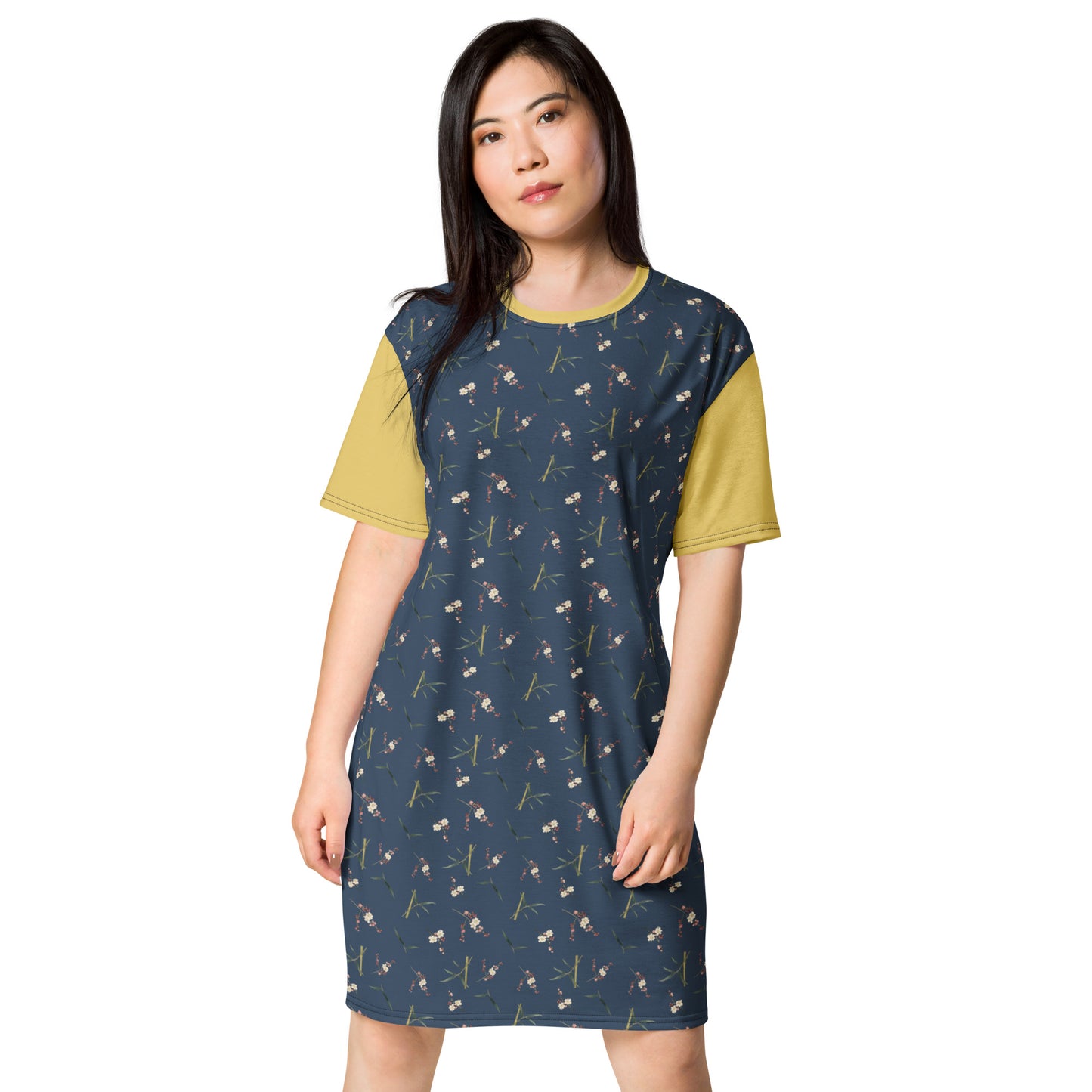 The Spirit of Flowers in Twelve Months｜Crimson Plum Blossom and Lush Green Bamboo｜T-shirt dress｜seamless print｜Dark blue