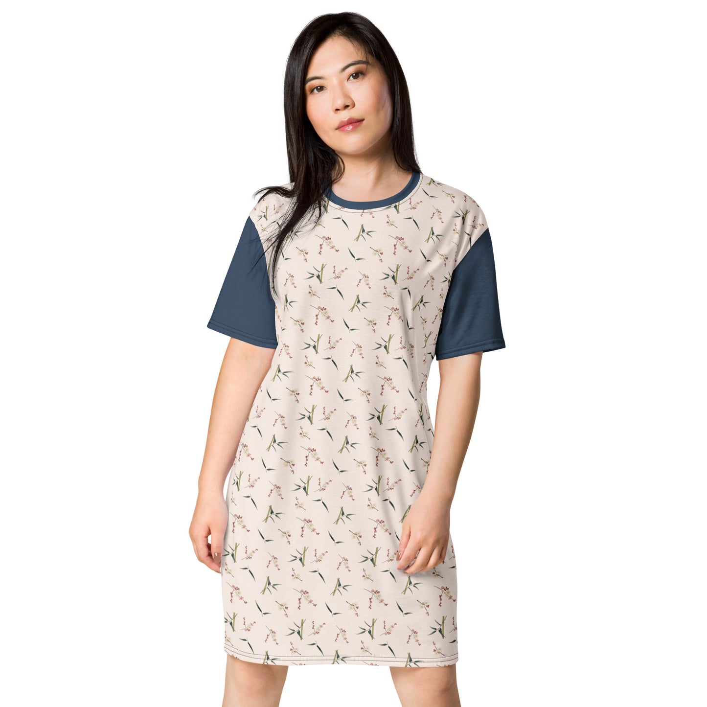 The Spirit of Flowers in Twelve Months｜Crimson Plum Blossom and Lush Green Bamboo｜T-shirt dress｜seamless print｜Fish belly white