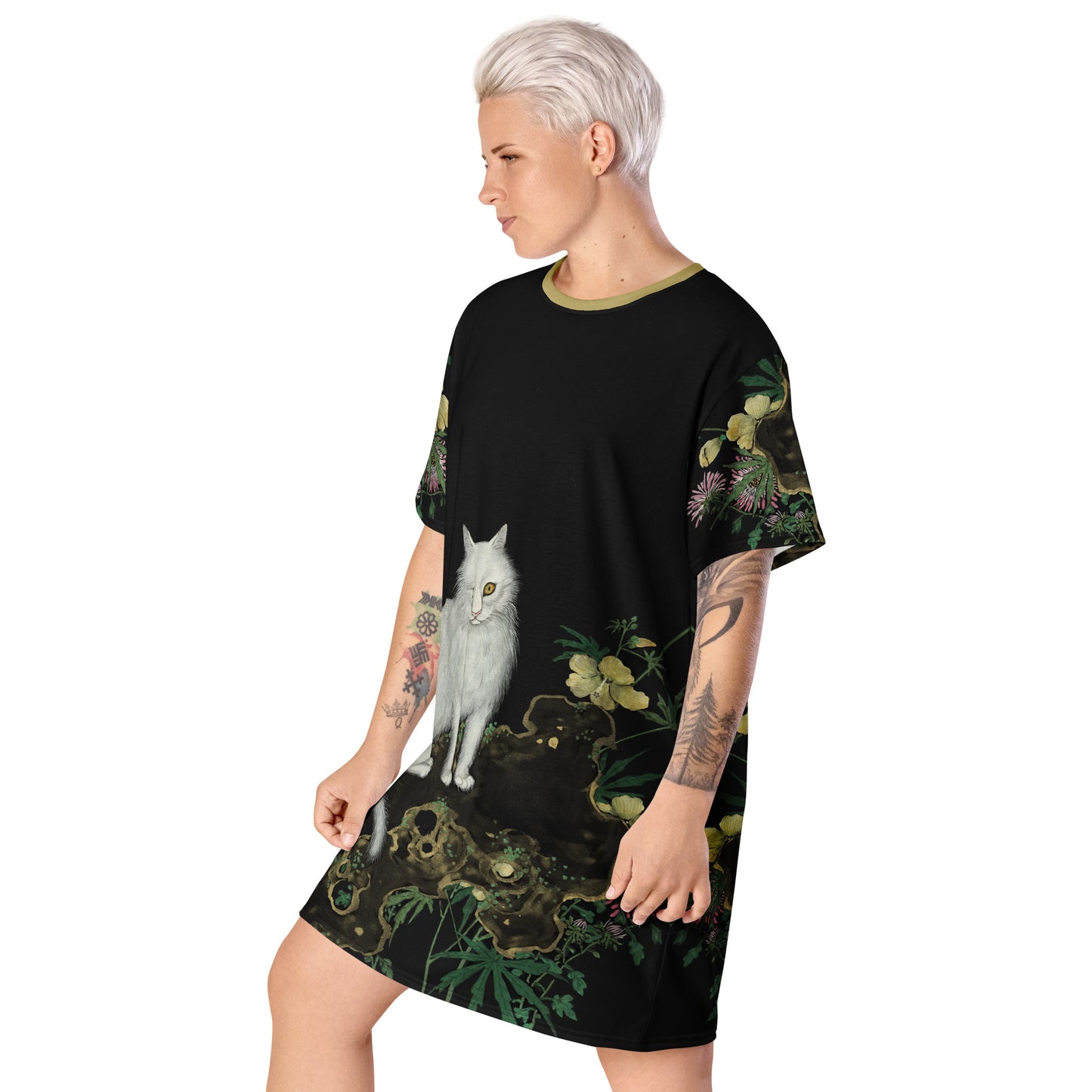 Cats And Butterflies Of Longevity｜A Cat amidst the Blooming Chrysanthemum and Okra｜T-shirt dress