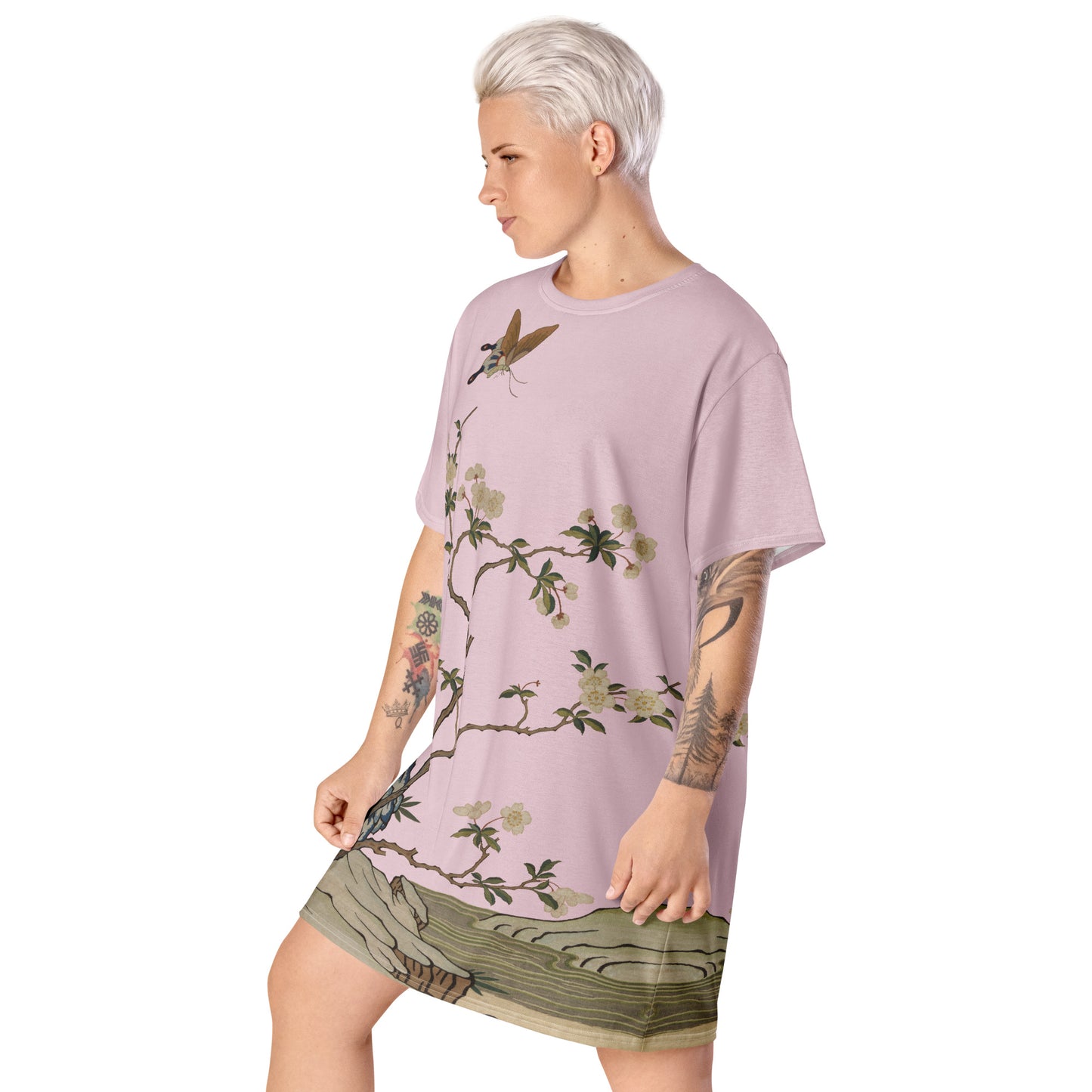 タペストリーの花｜Plum Blossoms and Butterfly｜Tシャツドレス｜Pale pinkish gray