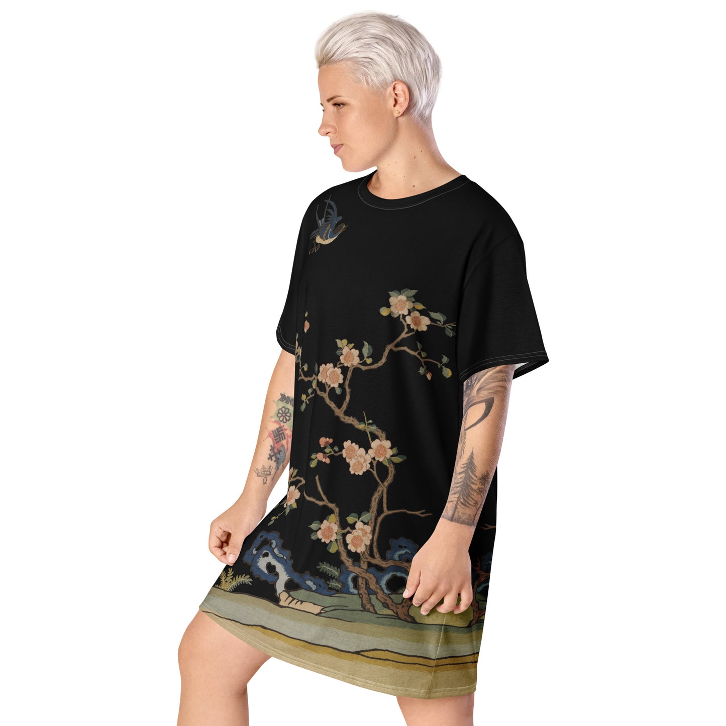 Kesi Flower Album｜Swallow in Flight, Harbinger of Spring｜T-shirt dress｜Black