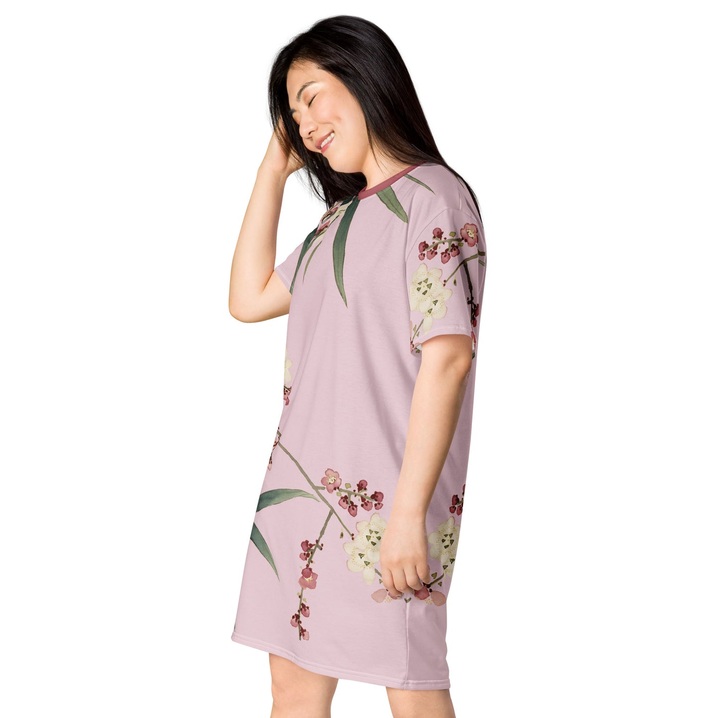 The Spirit of Flowers in Twelve Months｜Crimson Plum Blossom and Lush Green Bamboo｜T-shirt dress｜Pale pinkish gray