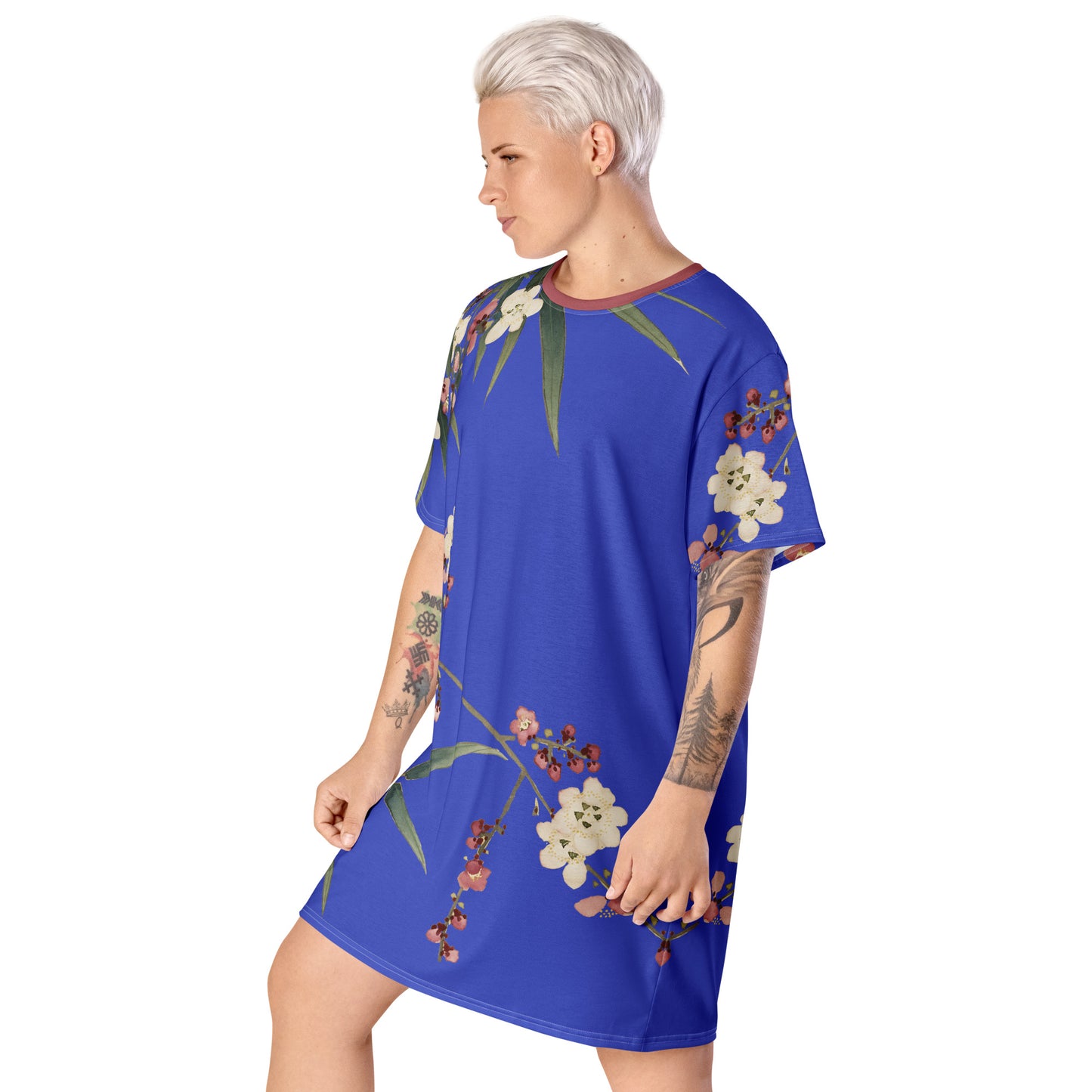 The Spirit of Flowers in Twelve Months｜Crimson Plum Blossom and Lush Green Bamboo｜T-shirt dress｜Royal blue