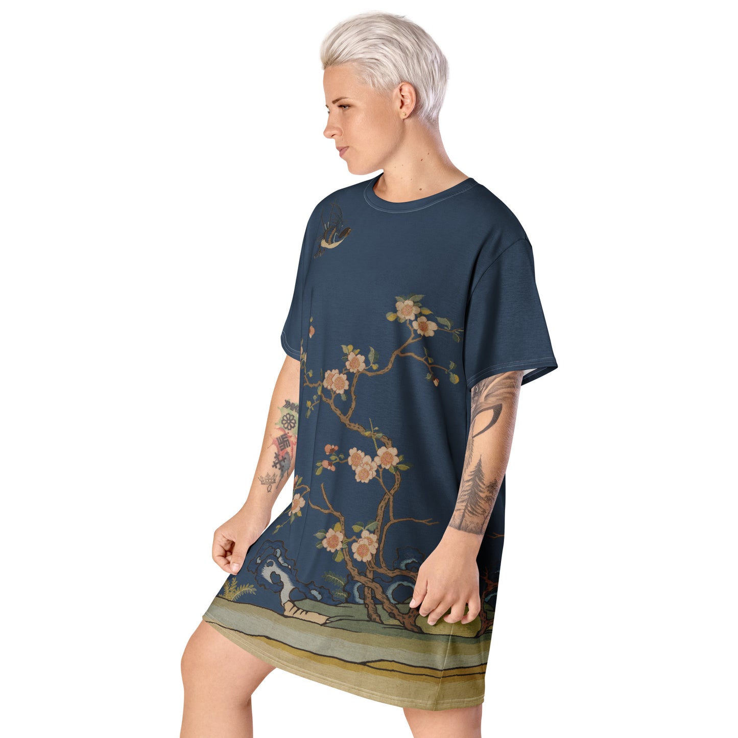 Kesi Flower Album｜Swallow in Flight, Harbinger of Spring｜T-shirt dress｜Dark blue