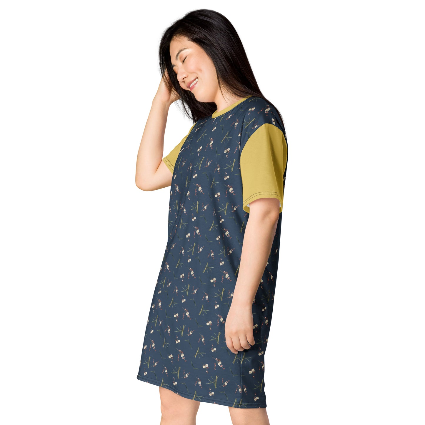 The Spirit of Flowers in Twelve Months｜Crimson Plum Blossom and Lush Green Bamboo｜T-shirt dress｜seamless print｜Dark blue