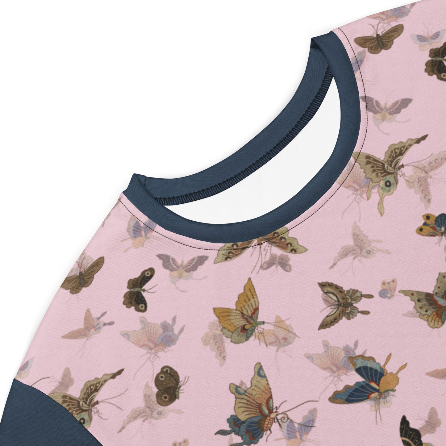 Butterfly dancing｜T-shirt dress｜Pale pinkish gray