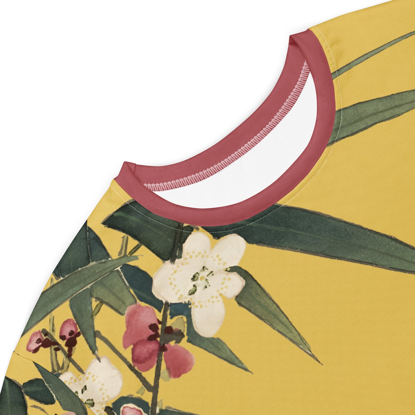 12月の花神様｜Crimson Plum Blossom and Lush Green Bamboo｜T-shirt dress｜Gold