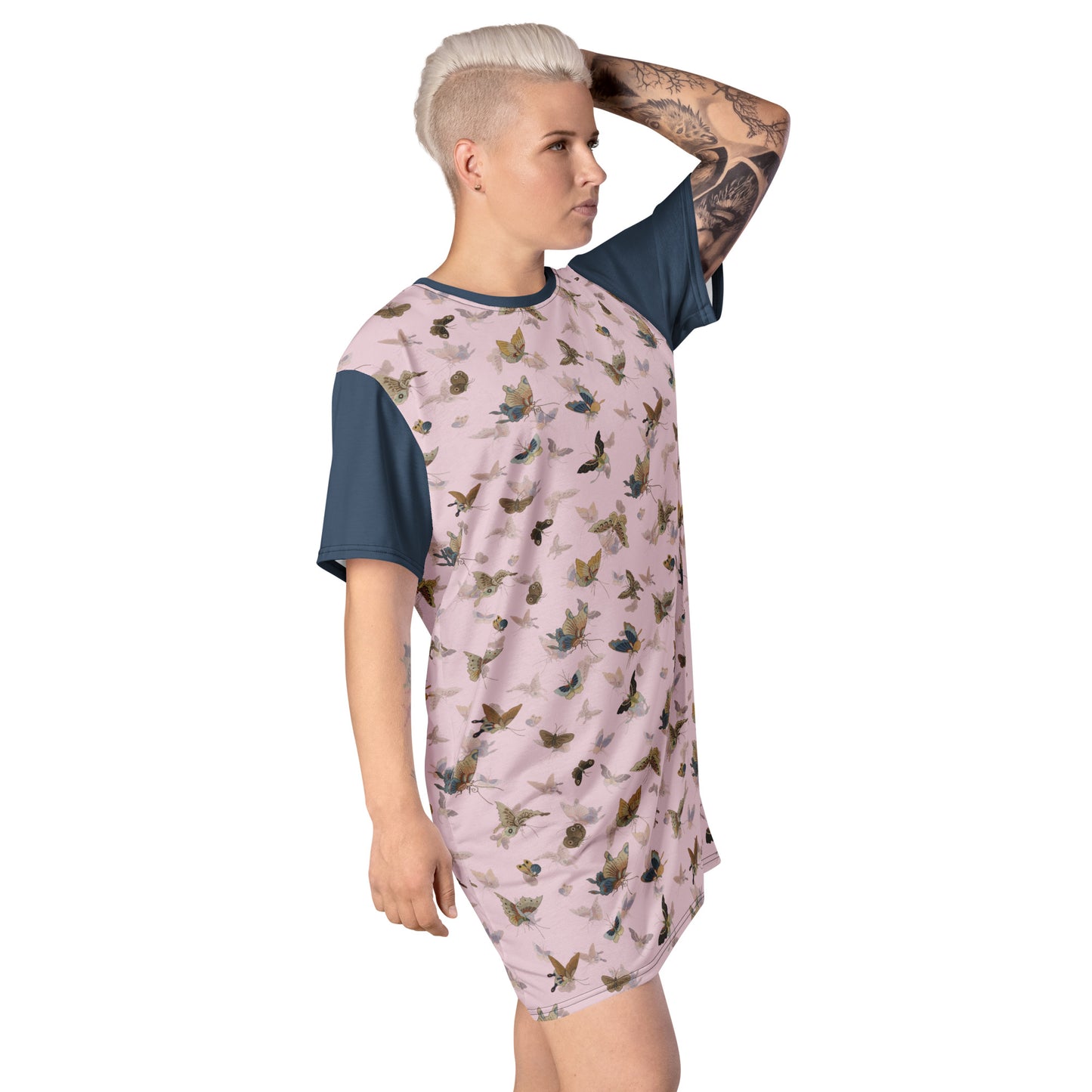 Butterfly dancing｜T-shirt dress｜Pale pinkish gray