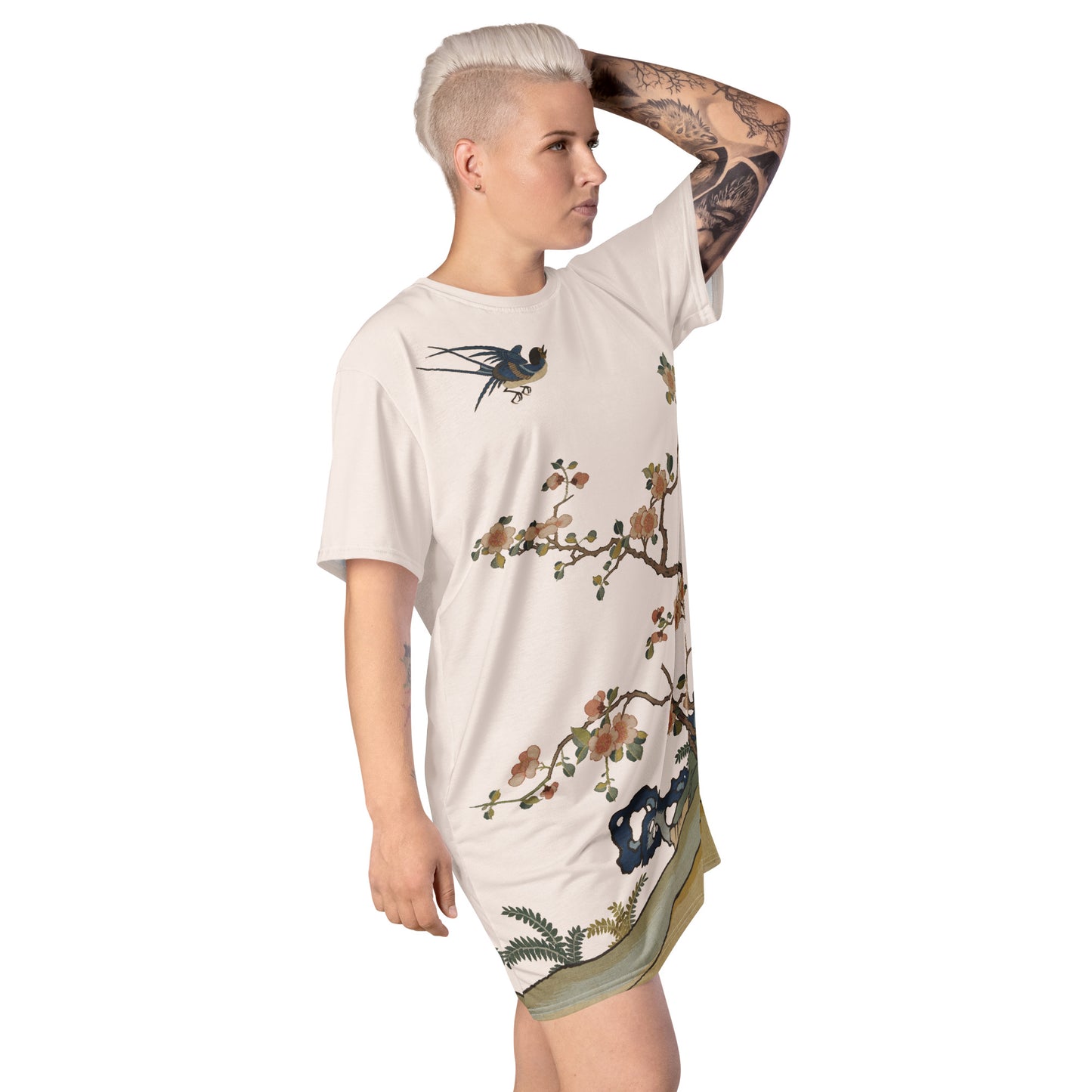 Kesi Flower Album｜Swallow in Flight, Harbinger of Spring｜Tシャツワンピース｜フィッシュベリーホワイト