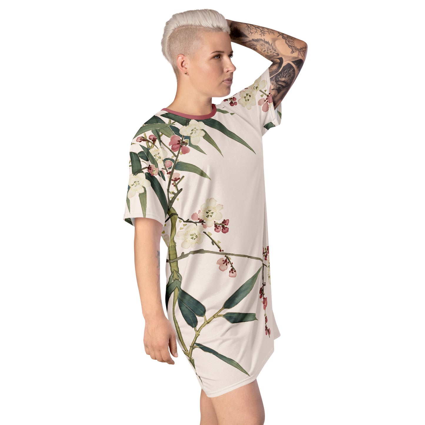 The Spirit of Flowers in Twelve Months｜Crimson Plum Blossom and Lush Green Bamboo｜T-shirt dress｜Fish belly white