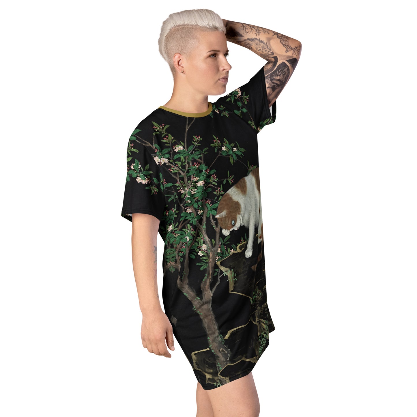 Cats And Butterflies Of Longevity｜A Cat by the Crab Apple Trees in Blossom｜T-shirt dress