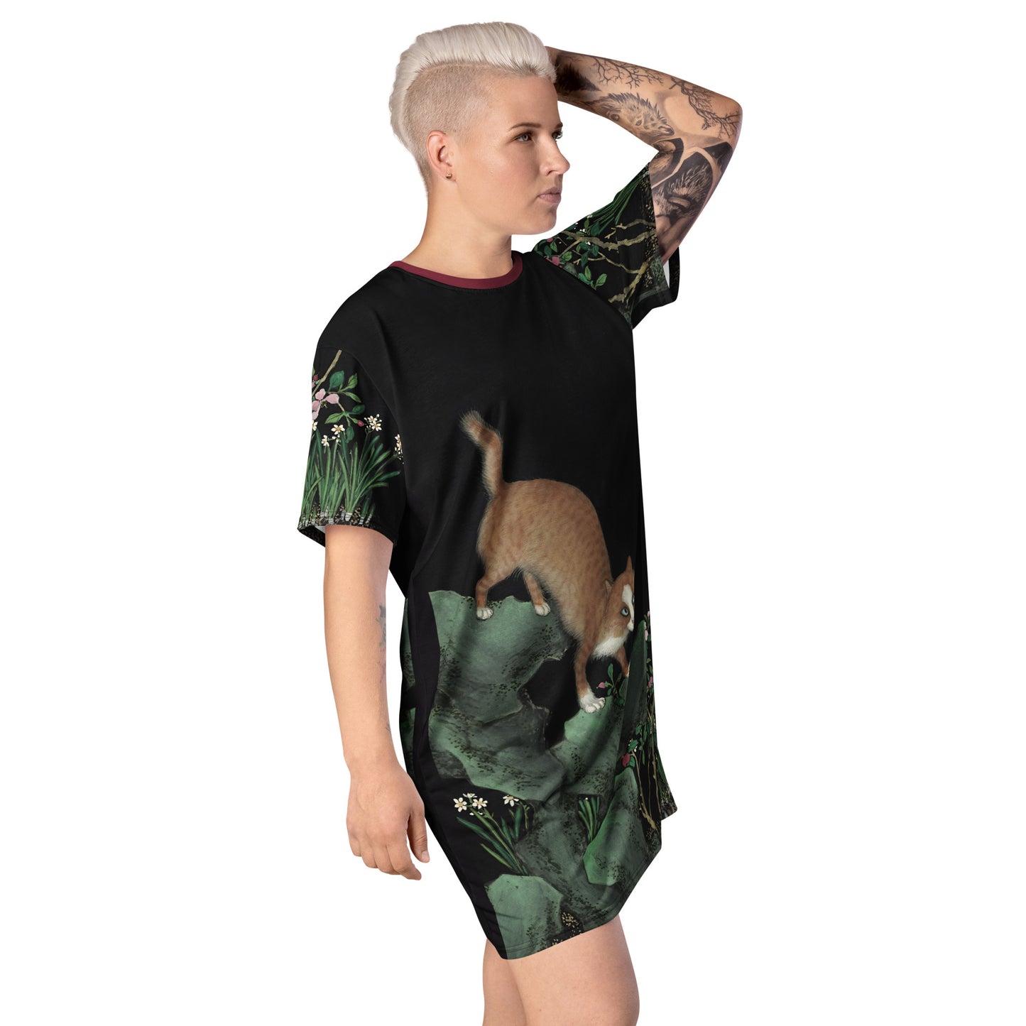 Cats And Butterflies Of Longevity｜A Cat by the Narcissus in Bloom｜T-shirt dress