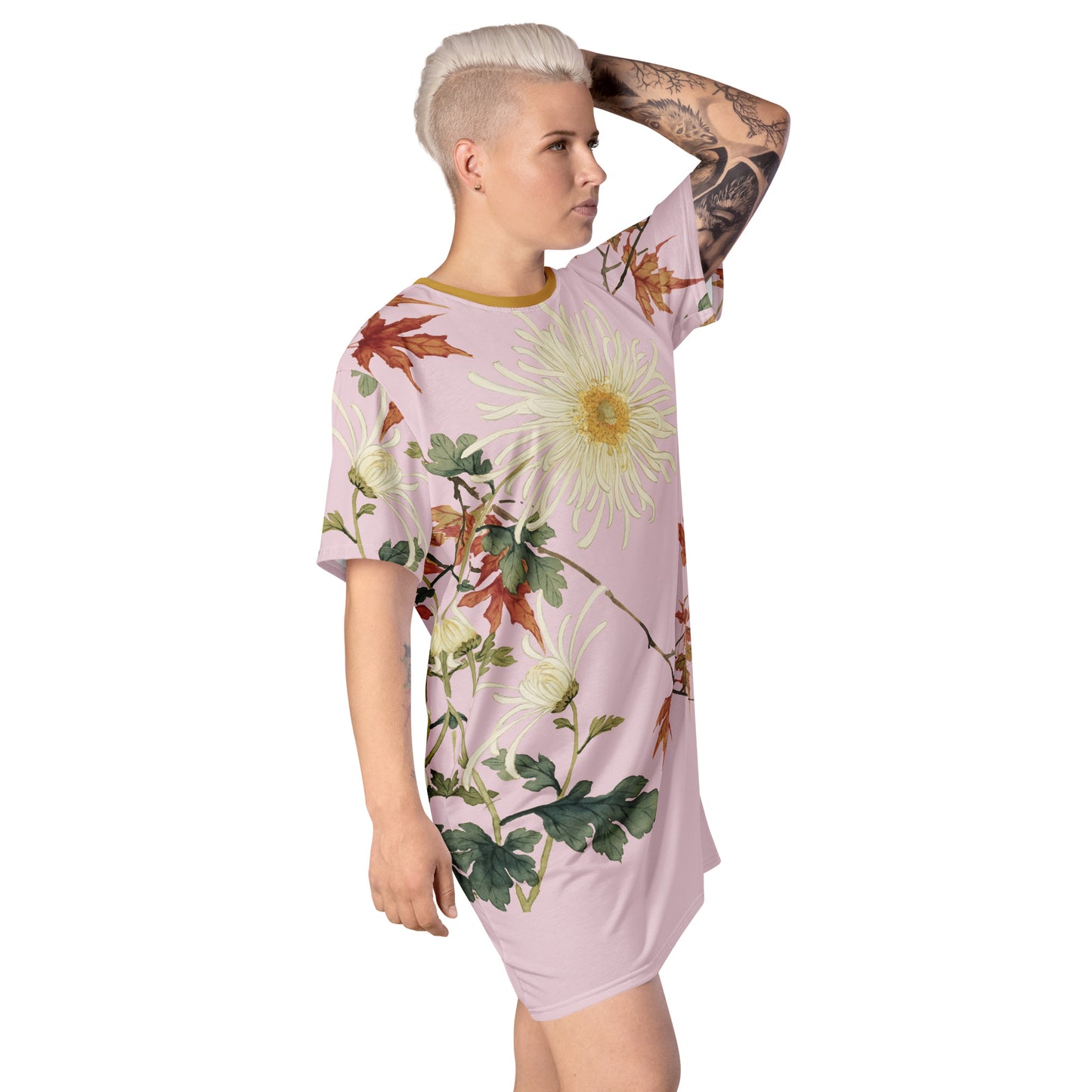 The Spirit of Flowers in Twelve Months｜Blooming Chrysanthemum and Maple Leaves｜T-shirt dress｜Pale pinkish gray