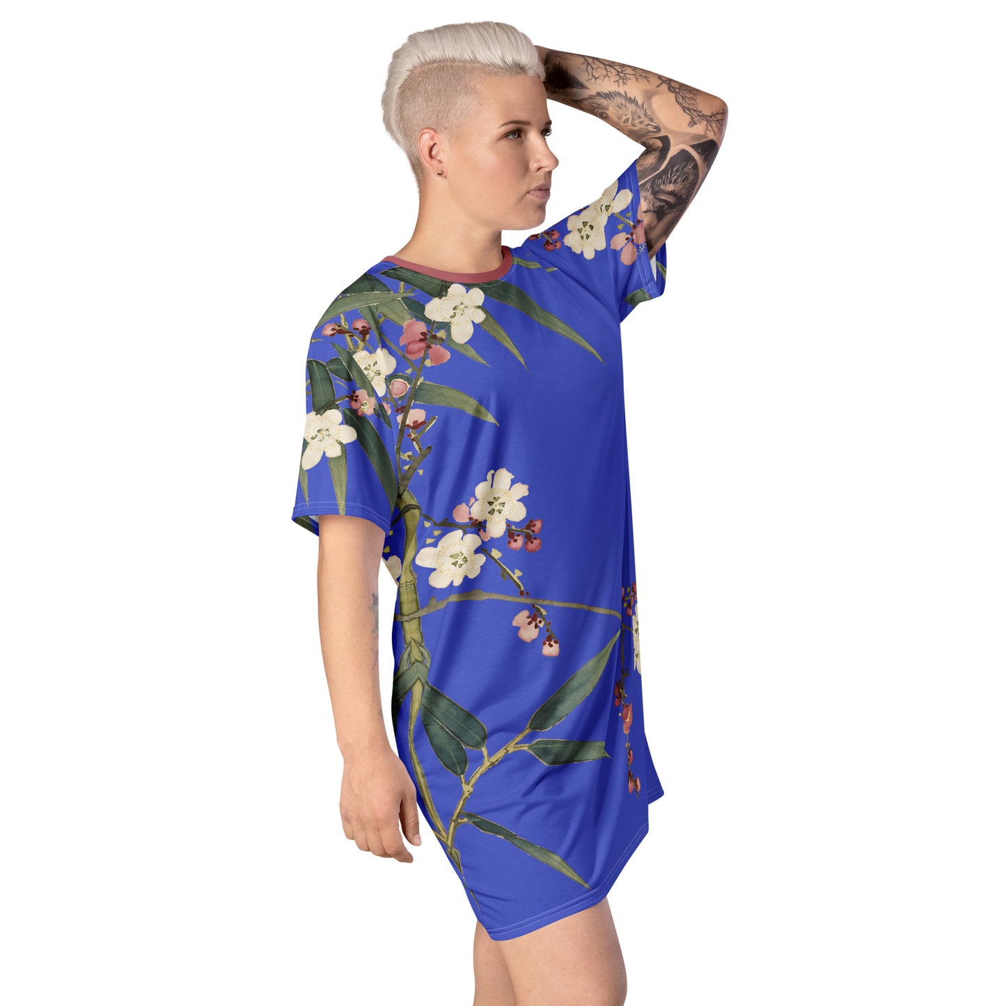 The Spirit of Flowers in Twelve Months｜Crimson Plum Blossom and Lush Green Bamboo｜T-shirt dress｜Royal blue