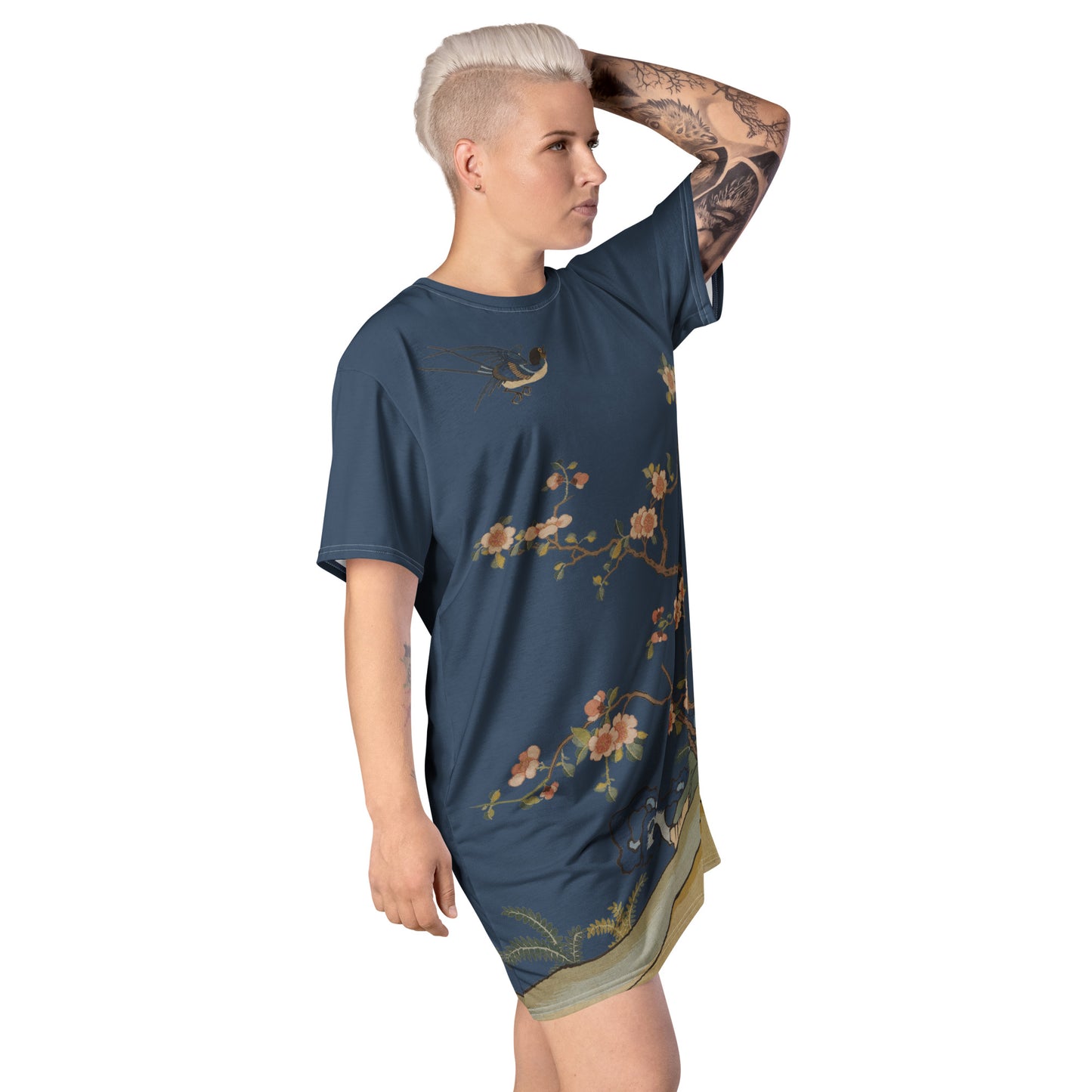 Kesi Flower Album｜Swallow in Flight, Harbinger of Spring｜T-shirt dress｜Dark blue