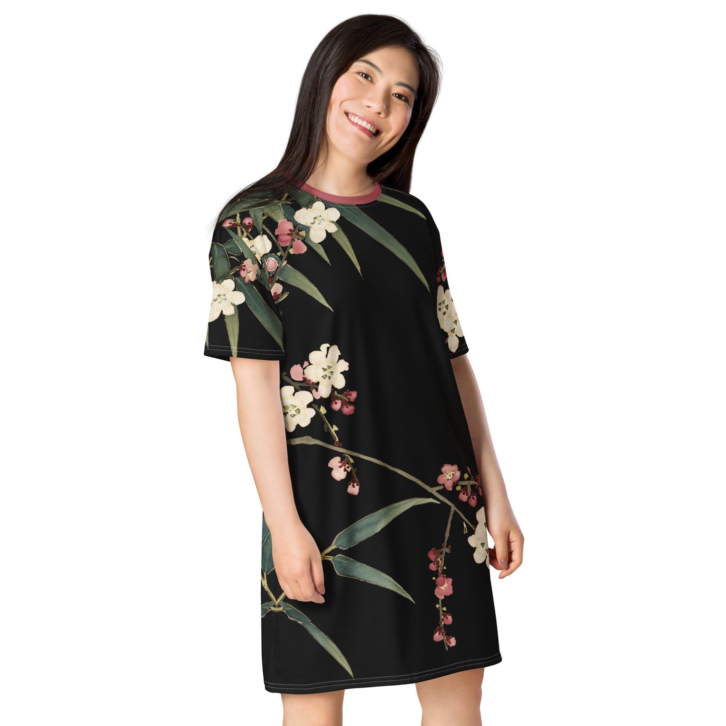 The Spirit of Flowers in Twelve Months｜Crimson Plum Blossom and Lush Green Bamboo｜T-shirt dress｜Black