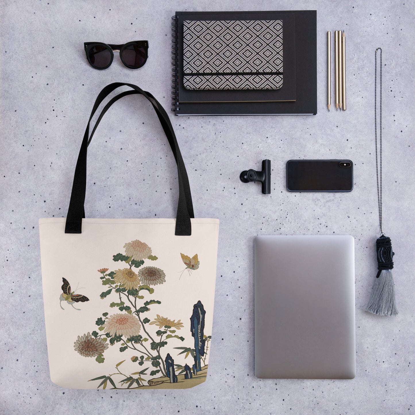 Kesi Flower Album｜Chrysanthemums and Butterflies｜Tote bag｜Fish belly white