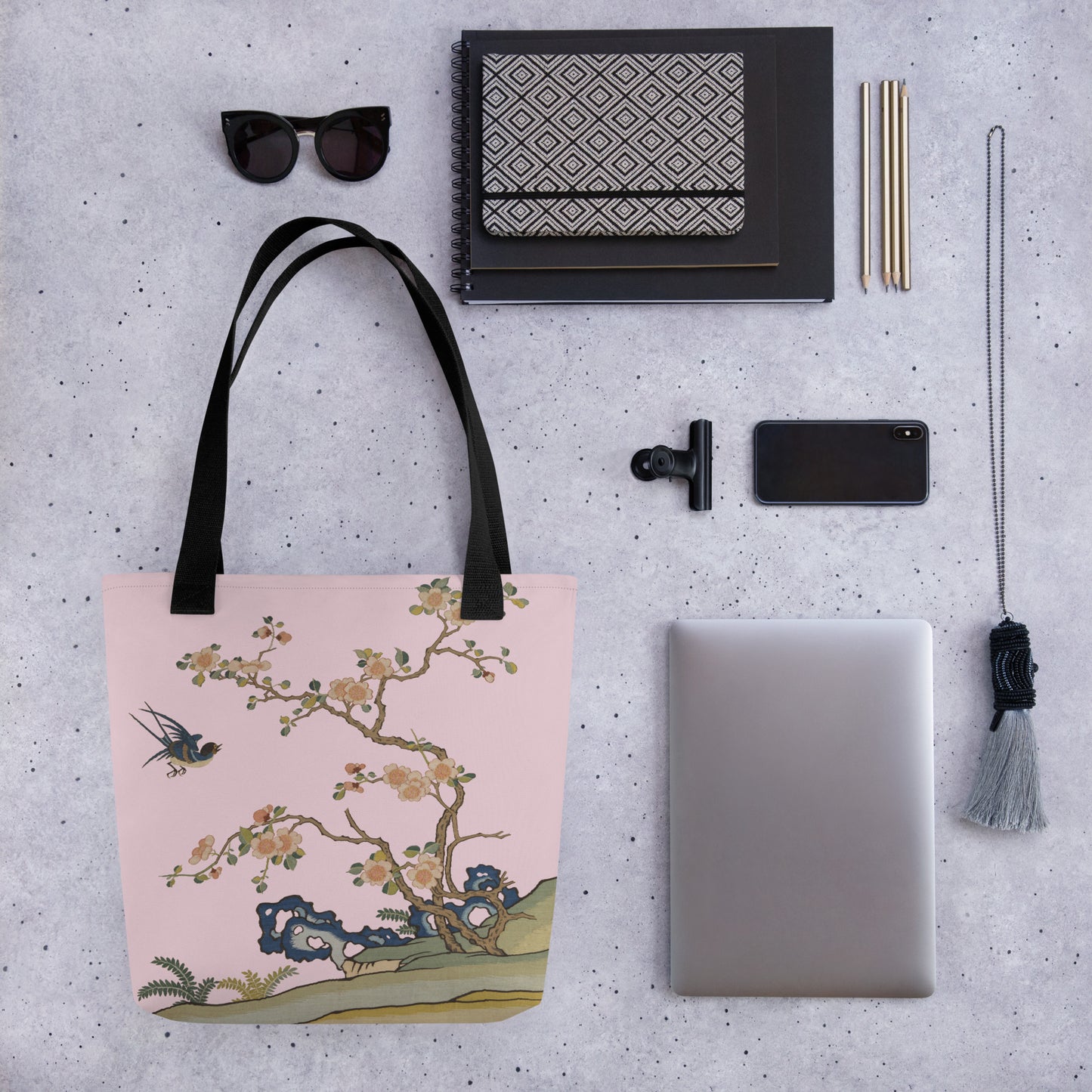 Kesi Flower Album｜Swallow in Flight, Harbinger of Spring｜Tote bag｜Pale pinkish gray