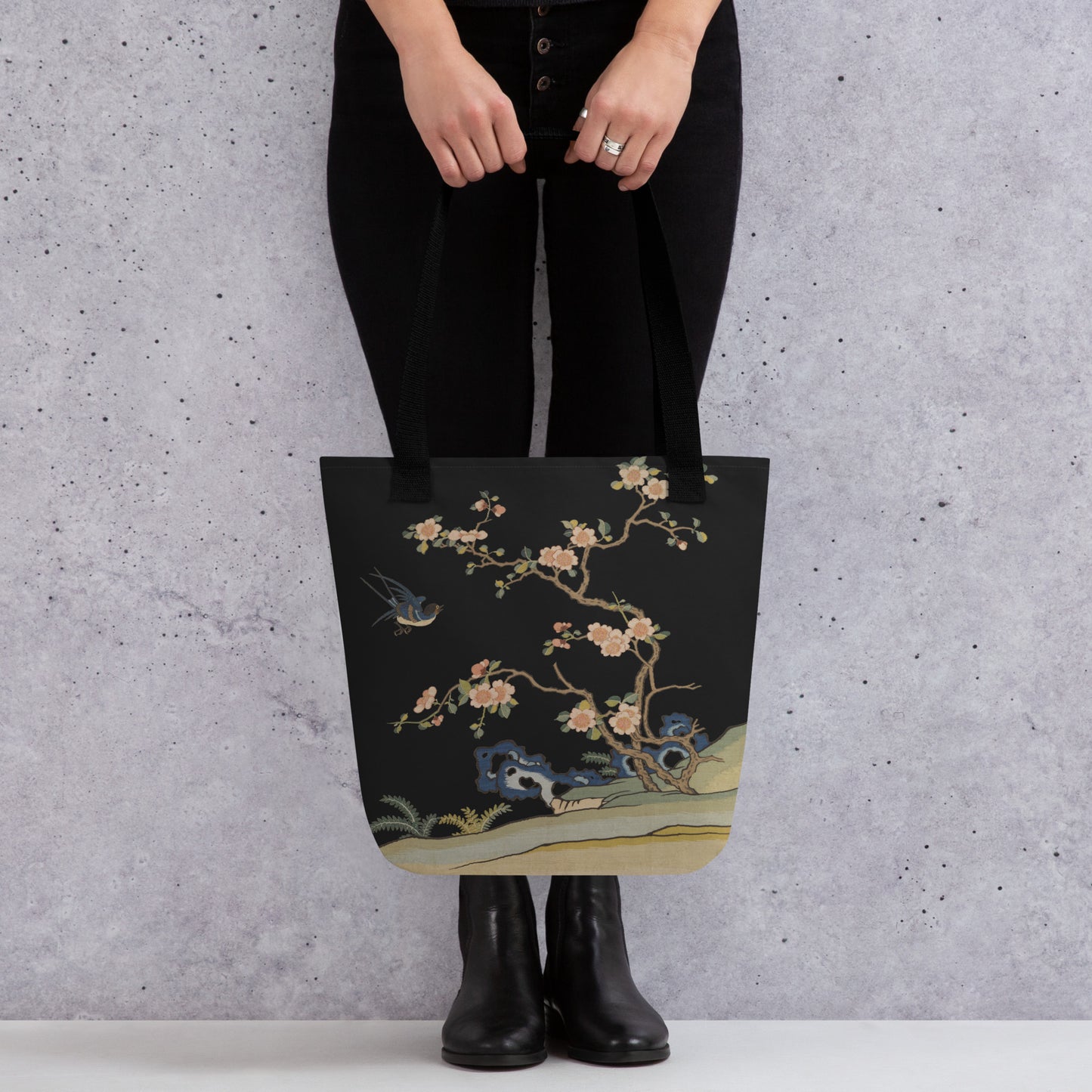 Kesi Flower Album｜Swallow in Flight, Harbinger of Spring｜Tote bag｜Black