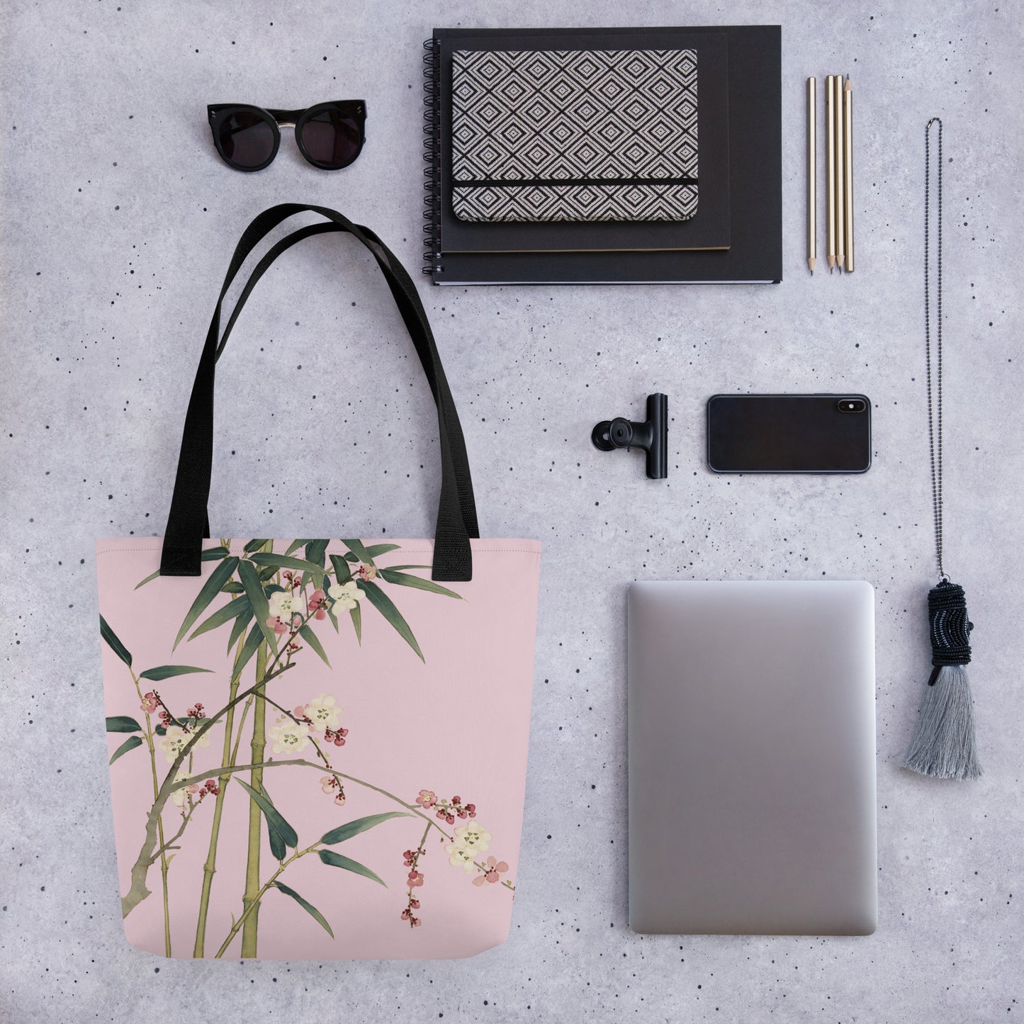 The Spirit of Flowers in Twelve Months｜Crimson Plum Blossom and Lush Green Bamboo｜Tote bag｜Pale pinkish gray