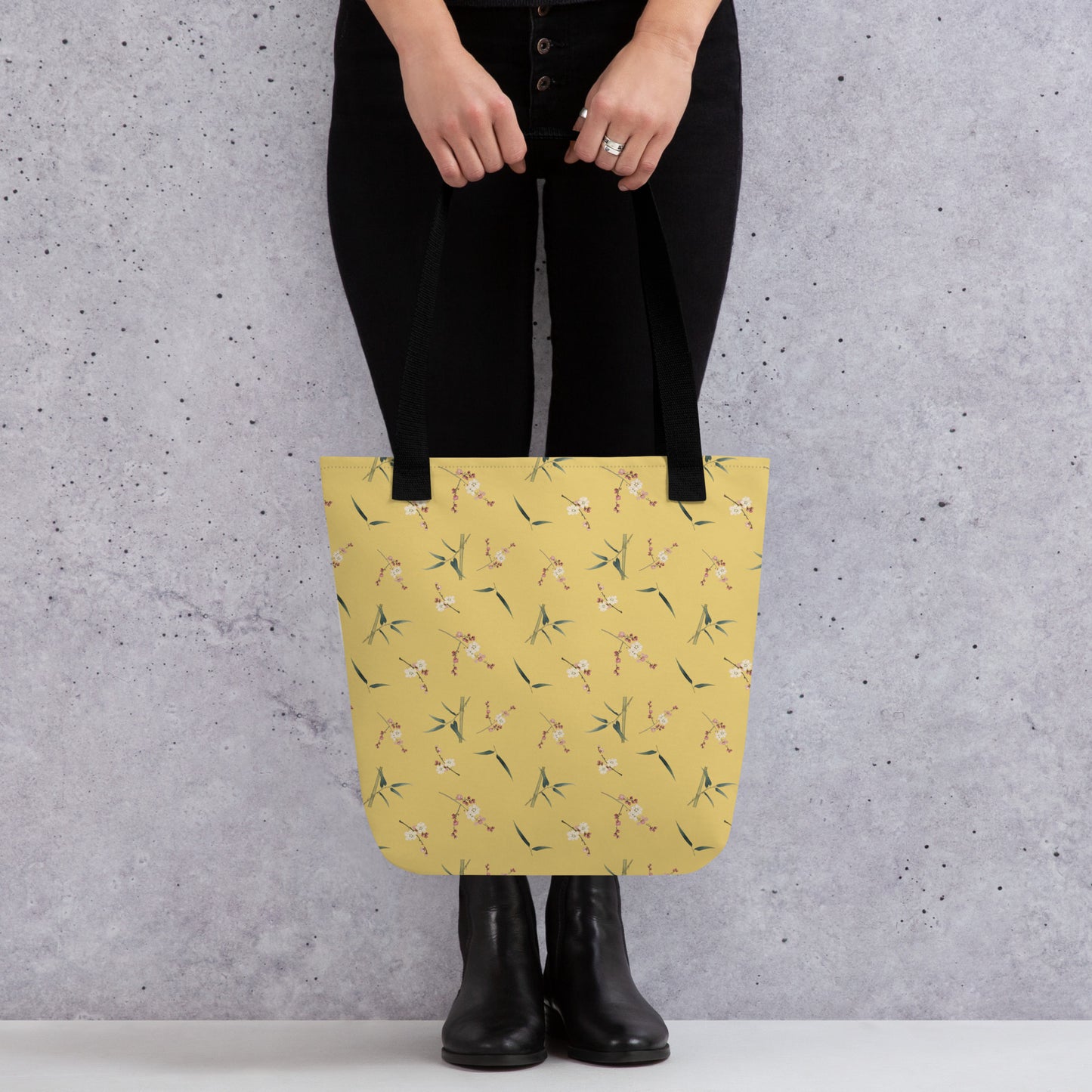 The Spirit of Flowers in Twelve Months｜Crimson Plum Blossom and Lush Green Bamboo｜Tote bag｜seamless print｜Gold