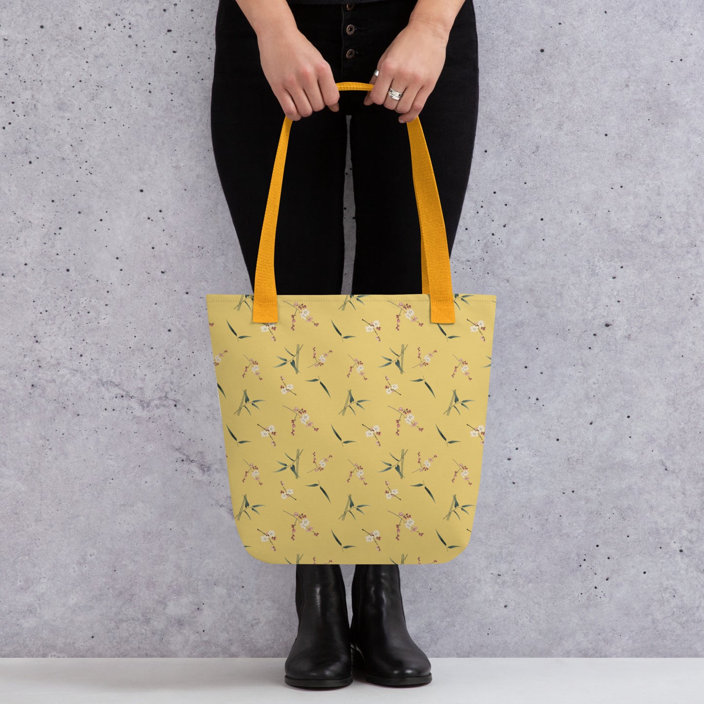 The Spirit of Flowers in Twelve Months｜Crimson Plum Blossom and Lush Green Bamboo｜Tote bag｜seamless print｜Gold