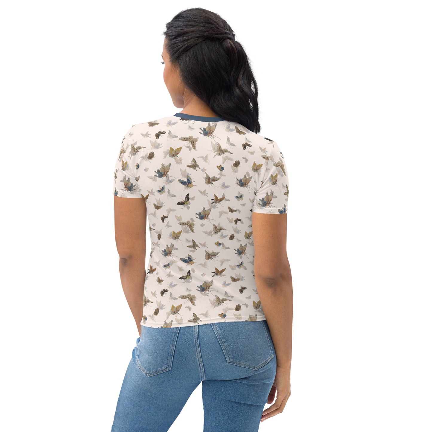 Butterfly dancing｜Ladies T-shirt｜Fish belly white