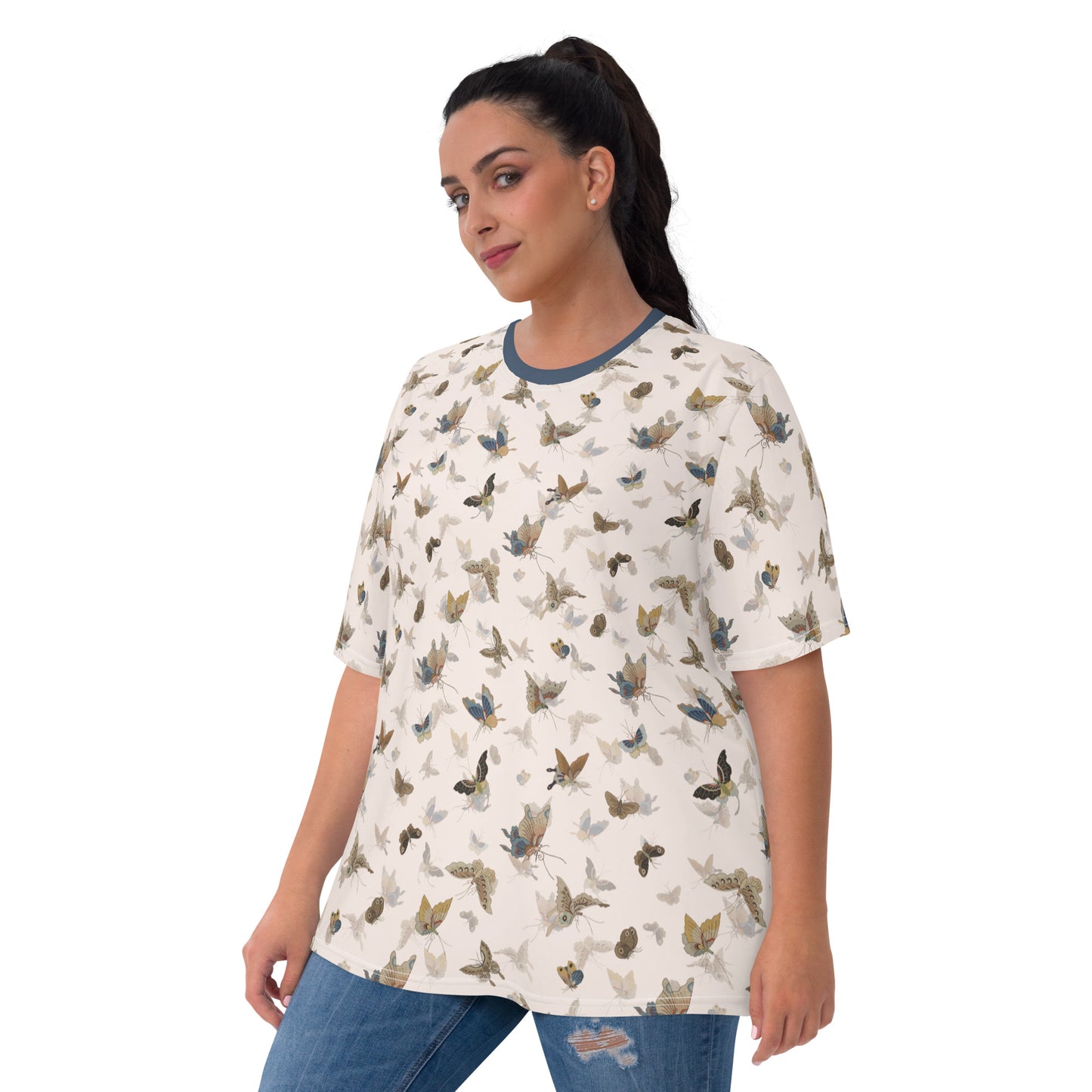 Butterfly dancing｜Ladies T-shirt｜Fish belly white