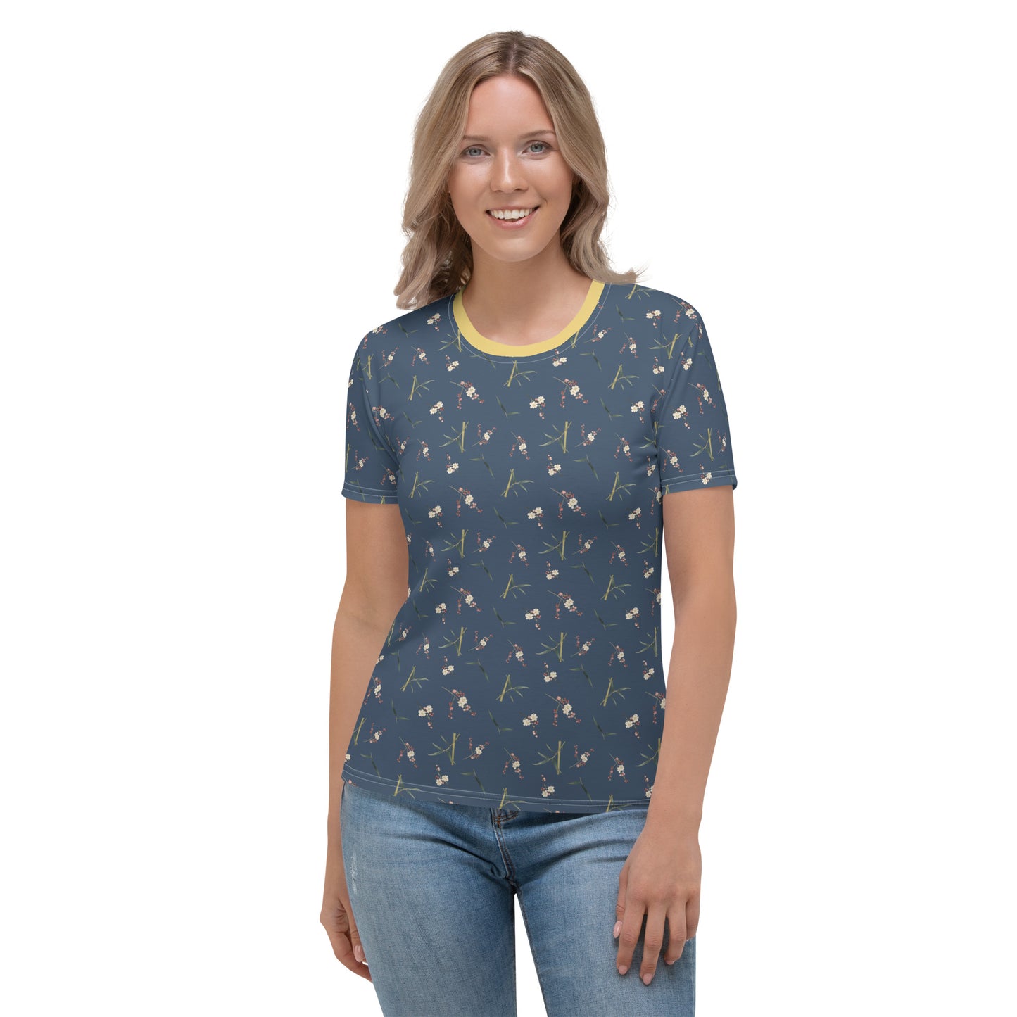 The Spirit of Flowers in Twelve Months｜Crimson Plum Blossom and Lush Green Bamboo｜Ladies T-shirt｜seamless print｜Dark blue